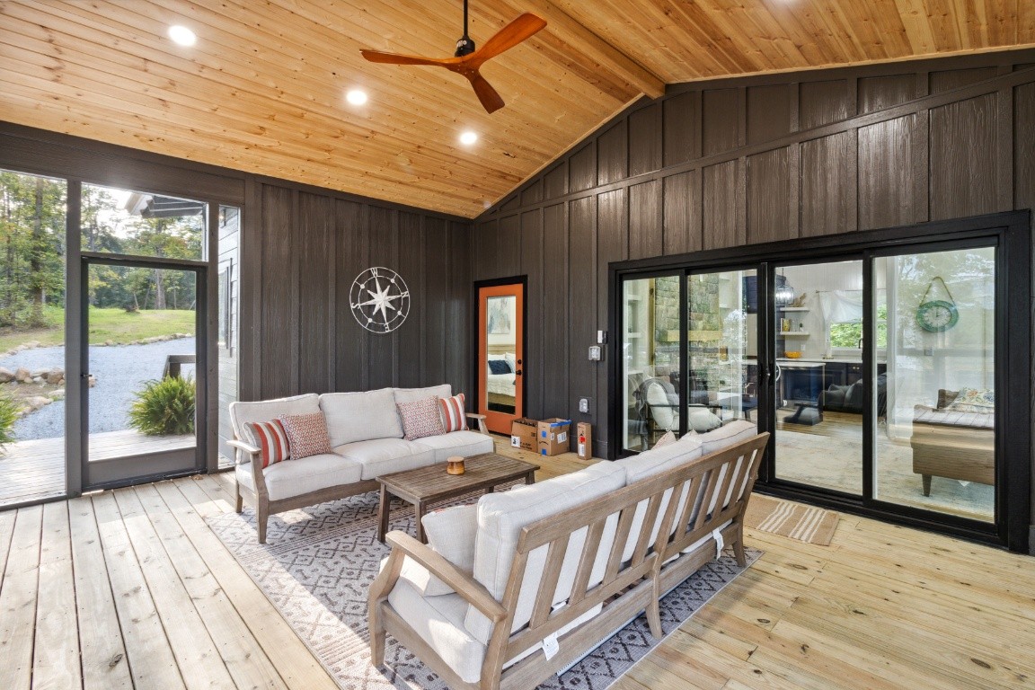 197 Hemlock Cove