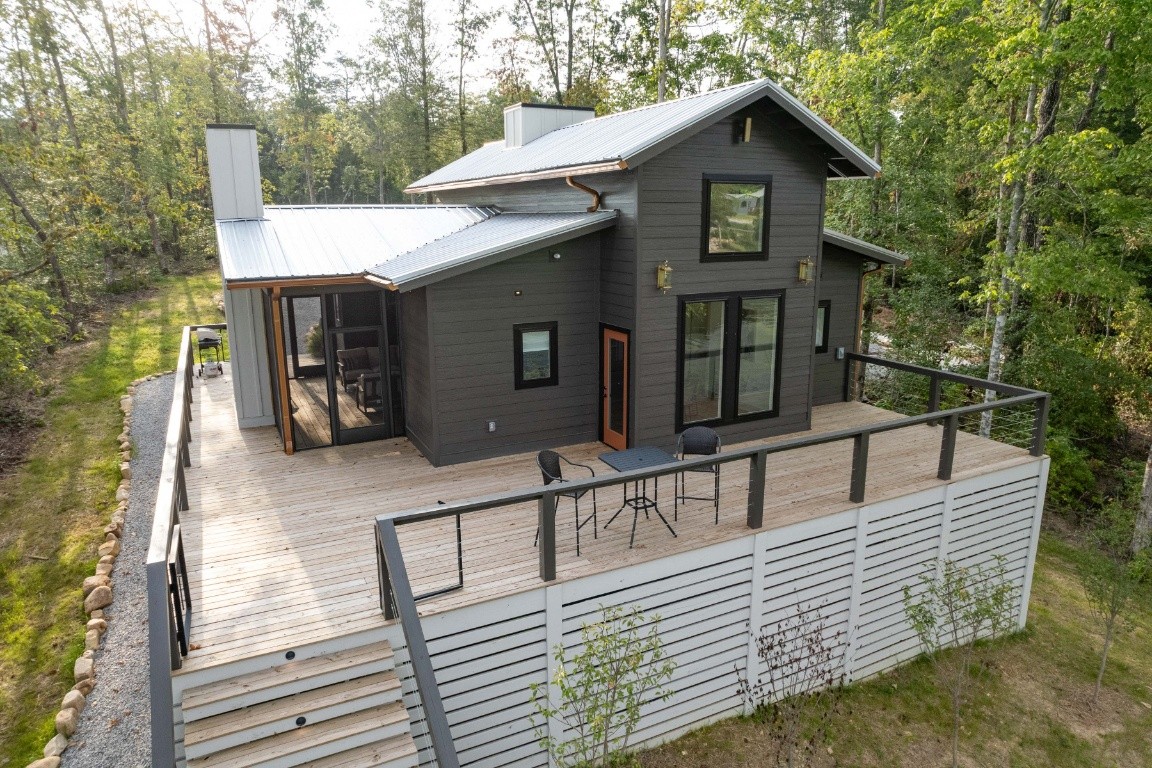 197 Hemlock Cove