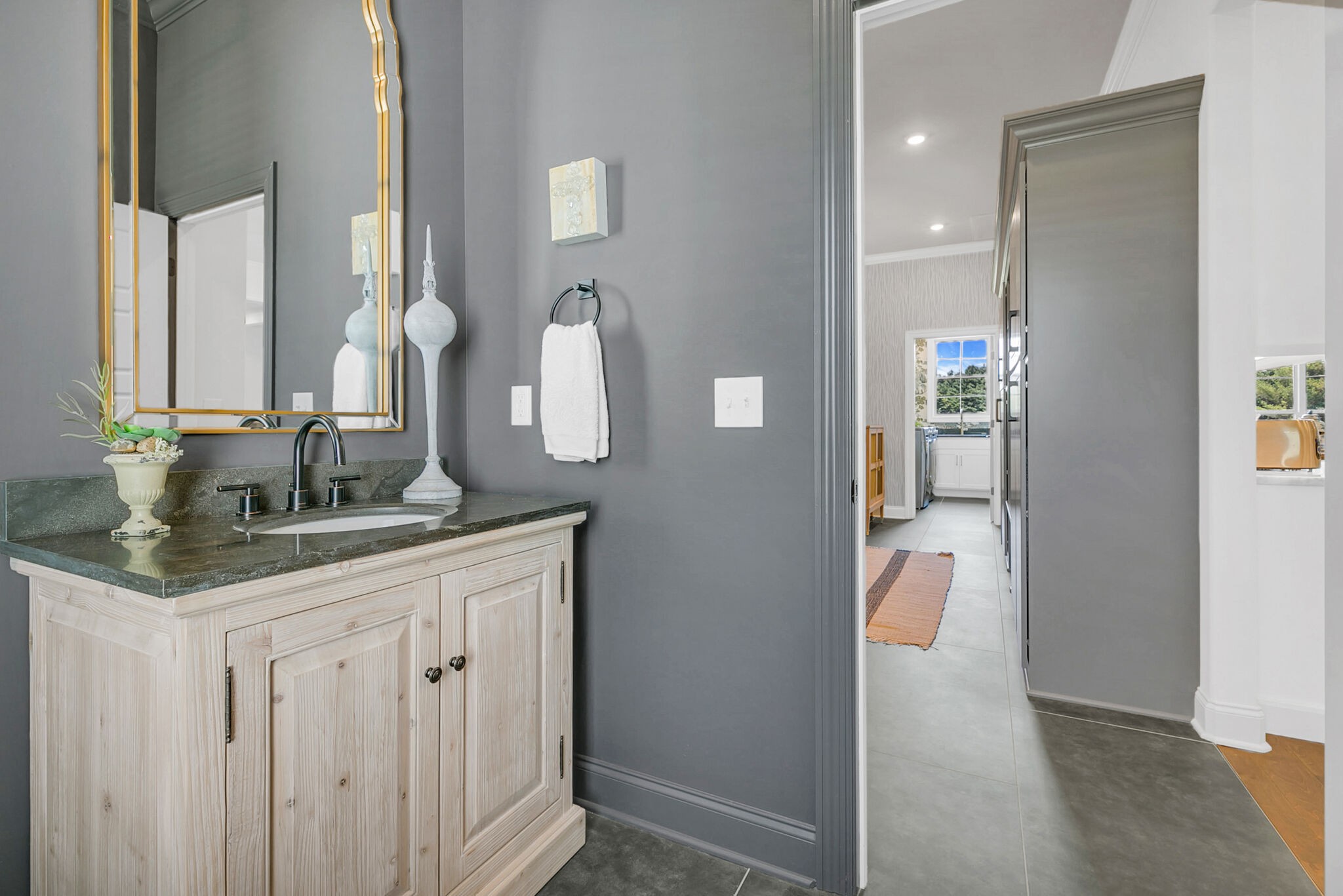 2109 Irby Ln