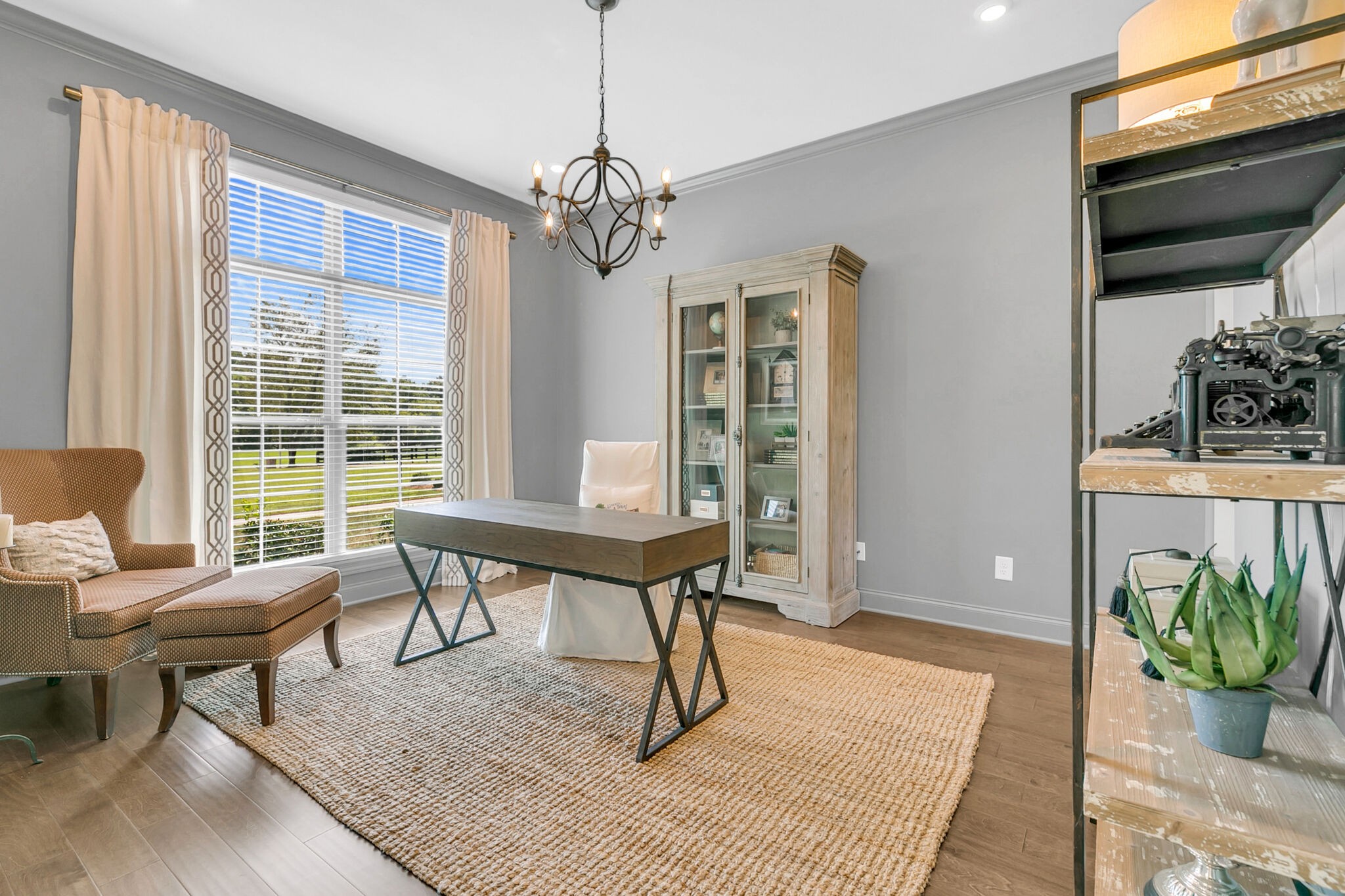 2109 Irby Ln