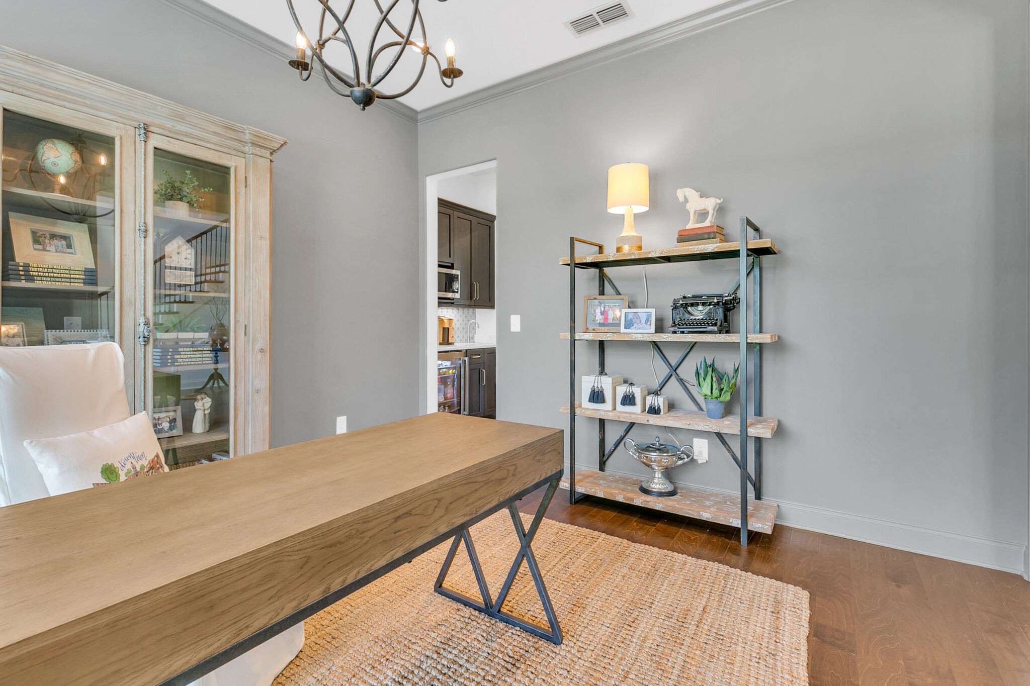 2109 Irby Ln