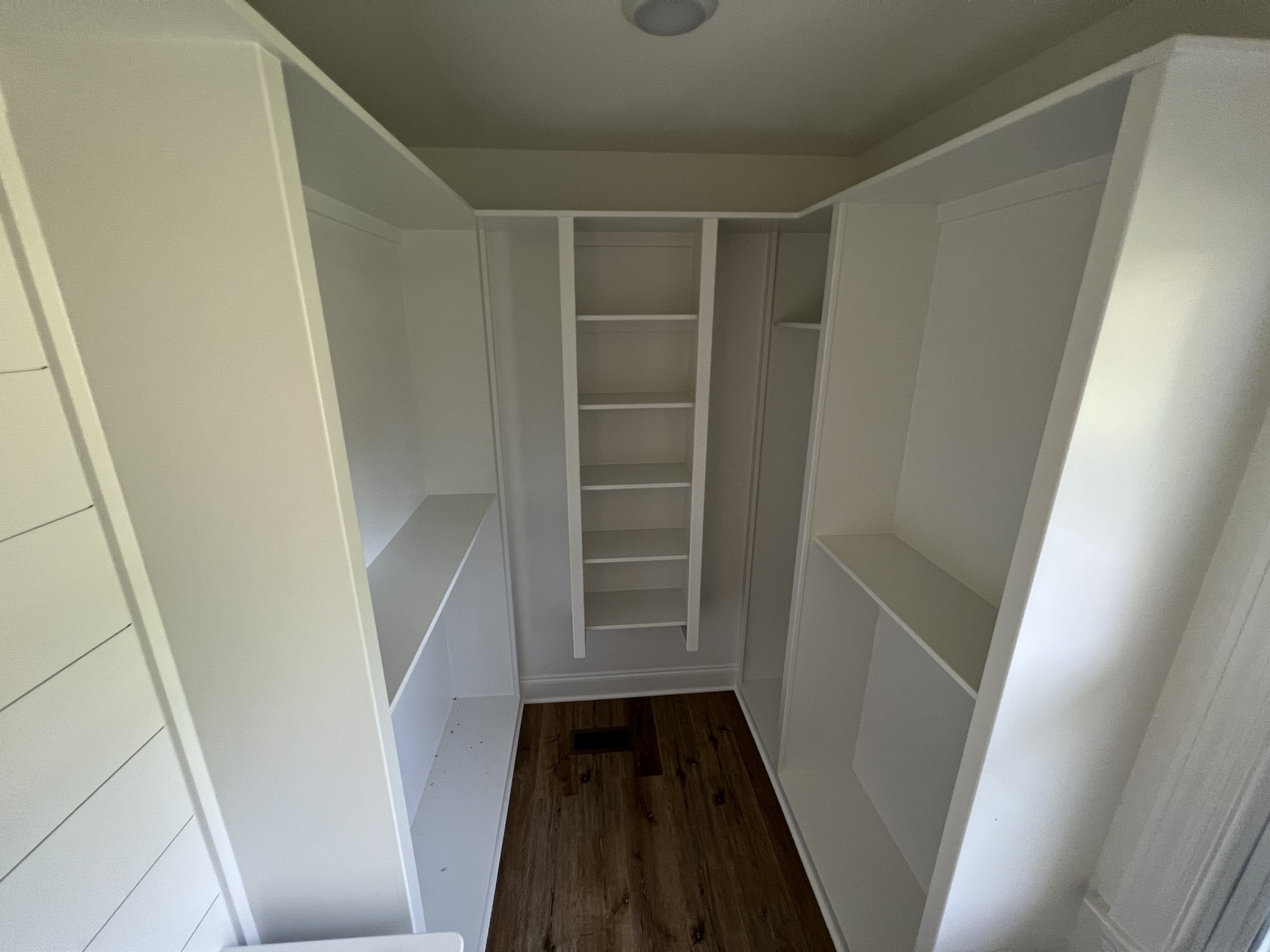 1419 N Tennessee Blvd