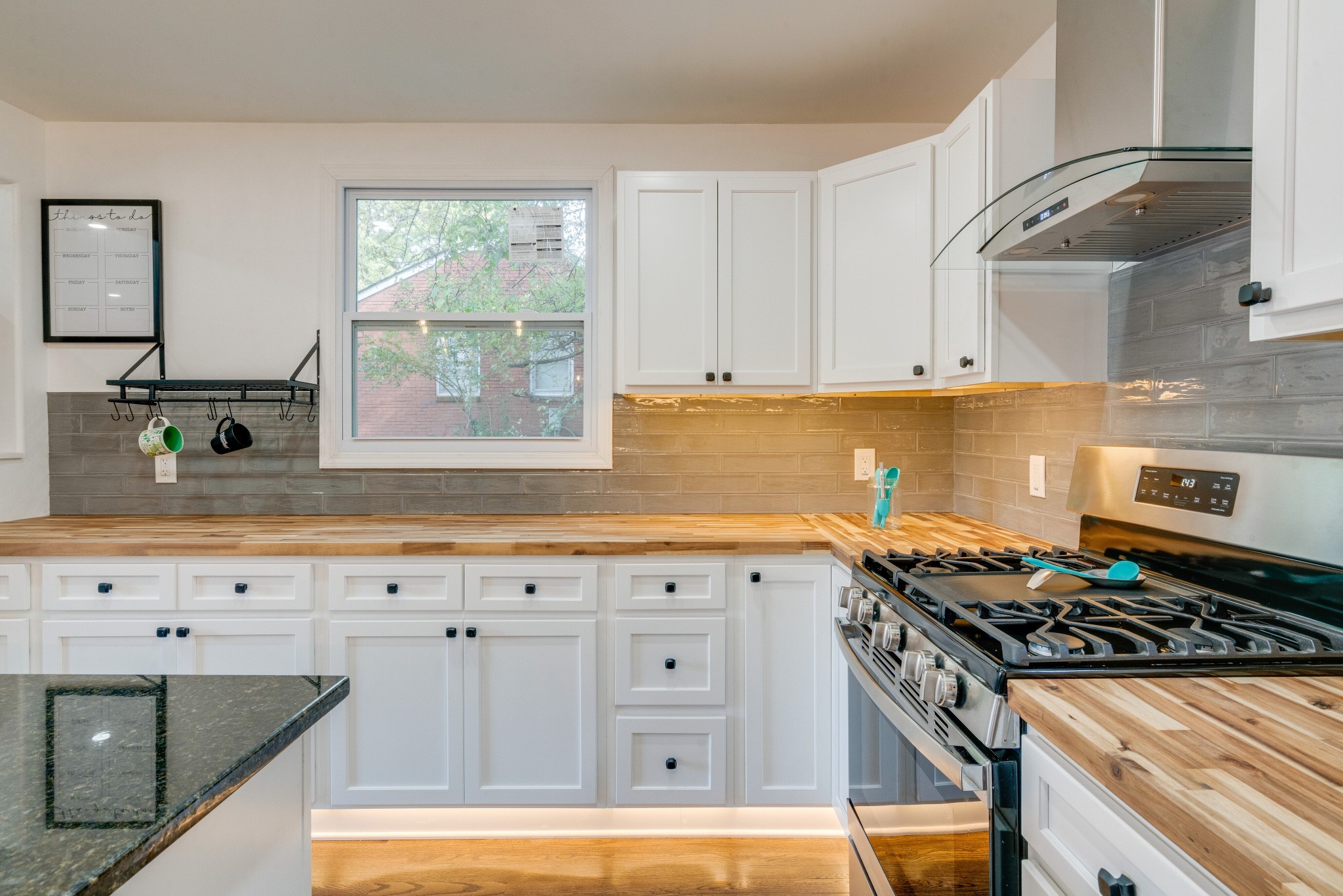 2020 S Lyle Ln