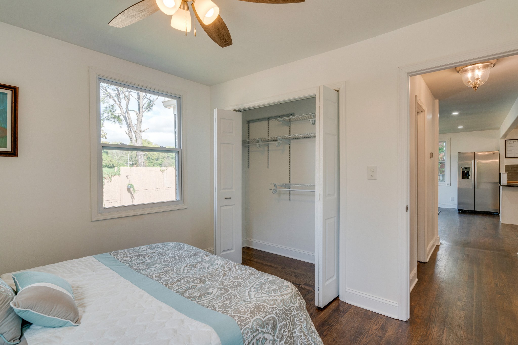 2020 S Lyle Ln