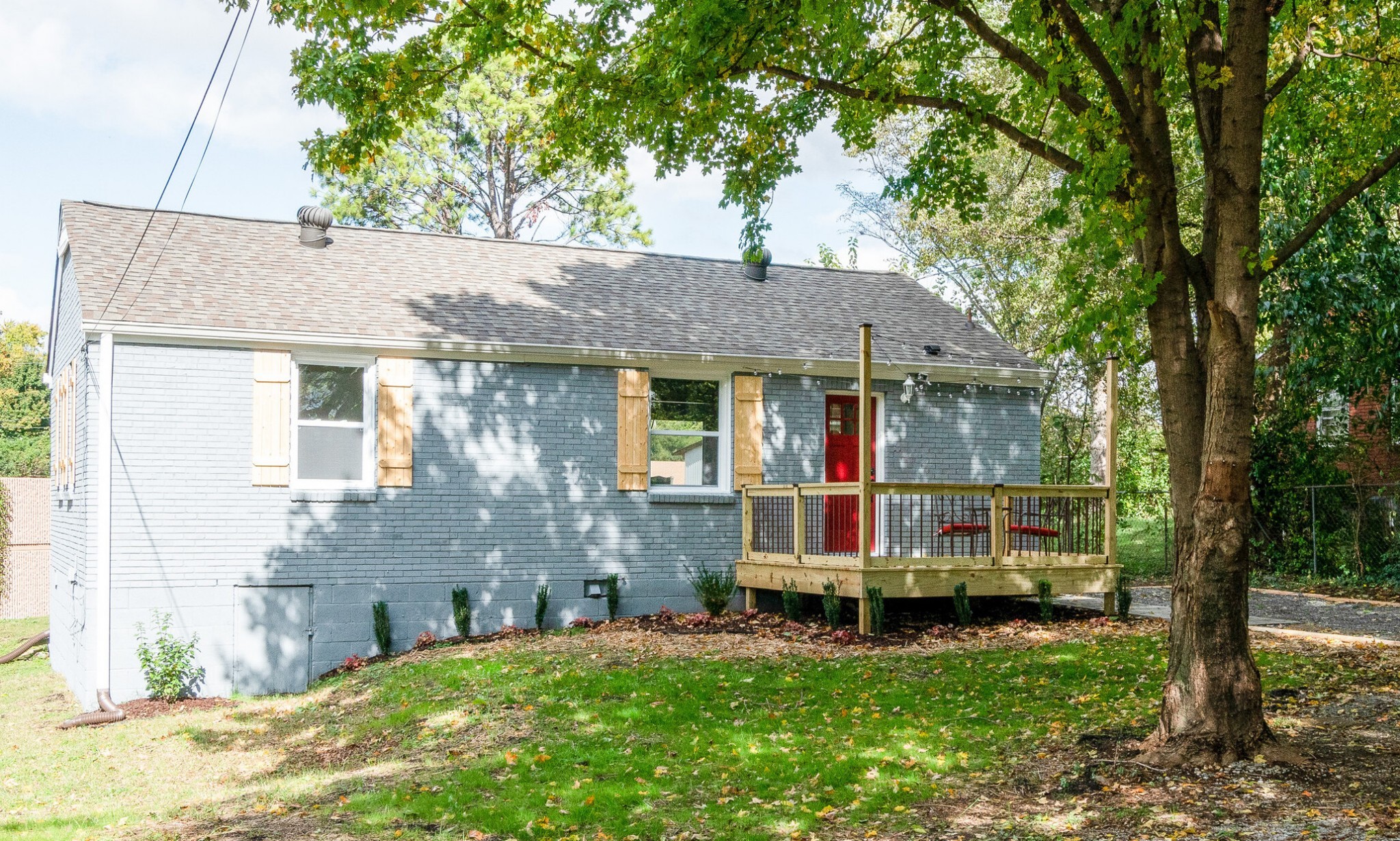 2020 S Lyle Ln