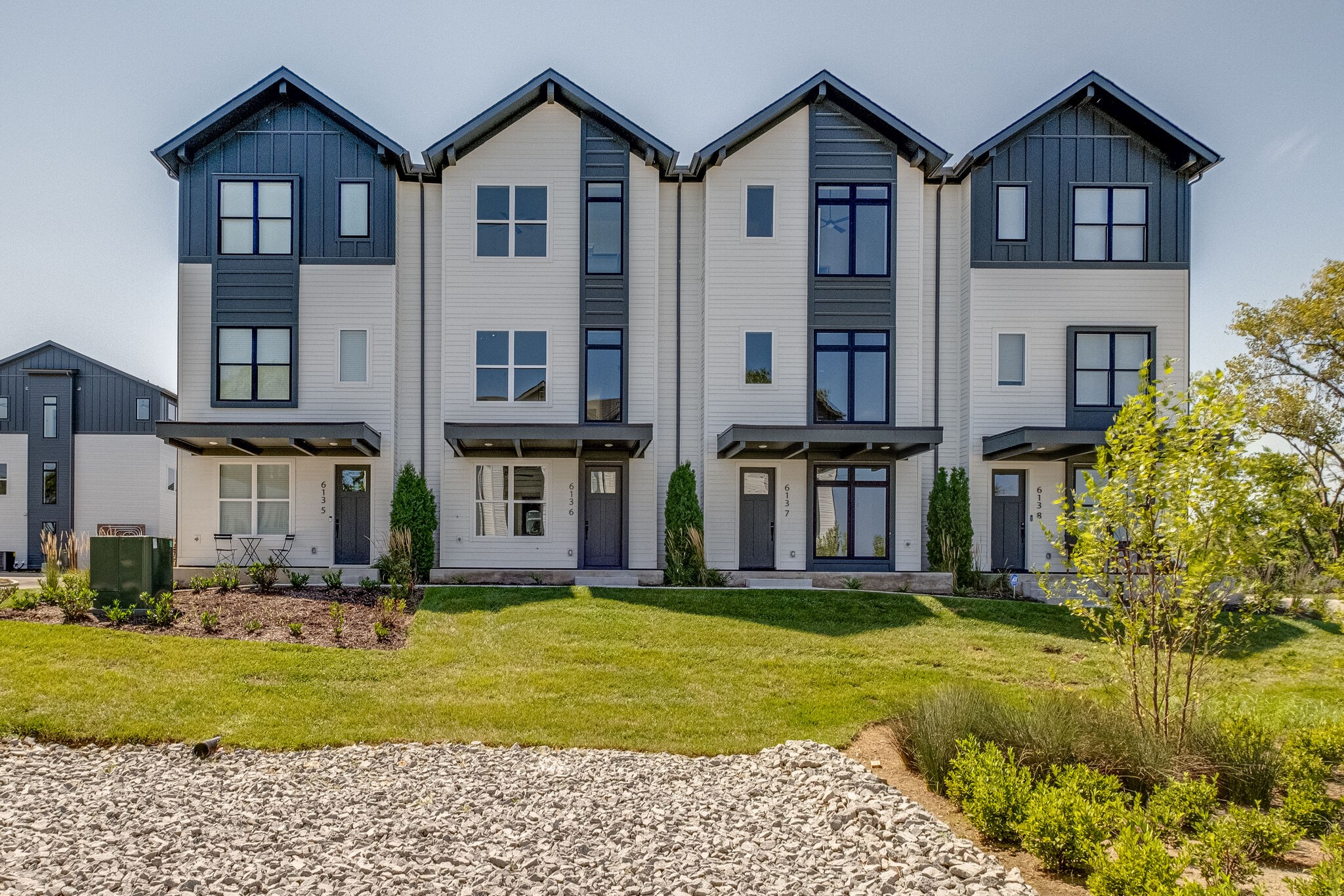 613 Vernon Ave Unit: 6