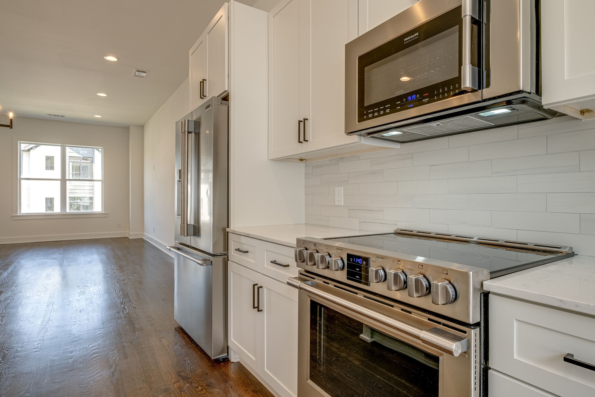 613 Vernon Ave Unit: 6
