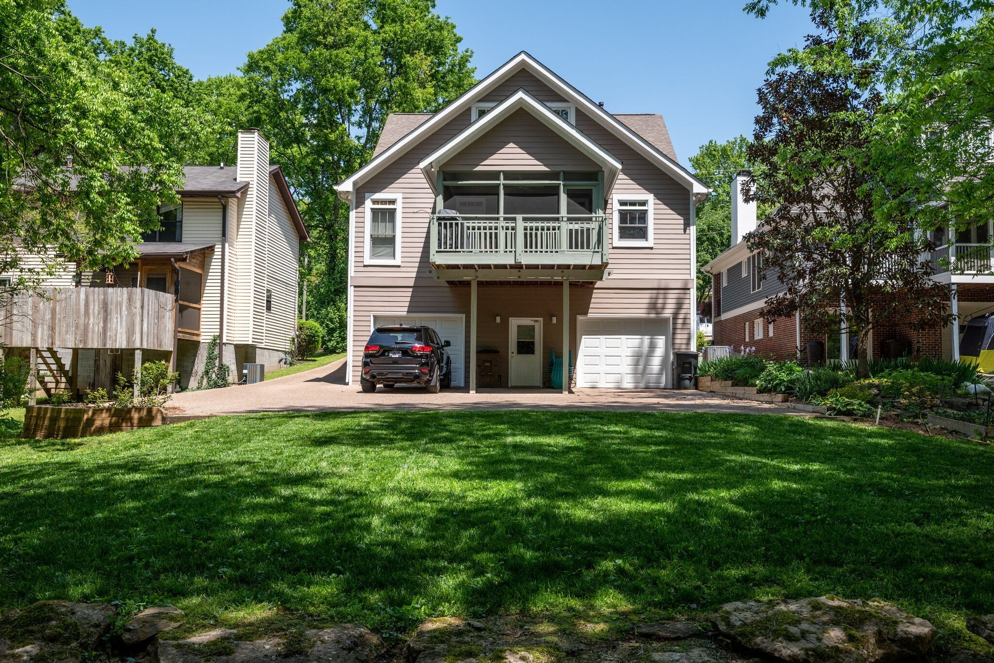 3731 Meadowbrook Ave