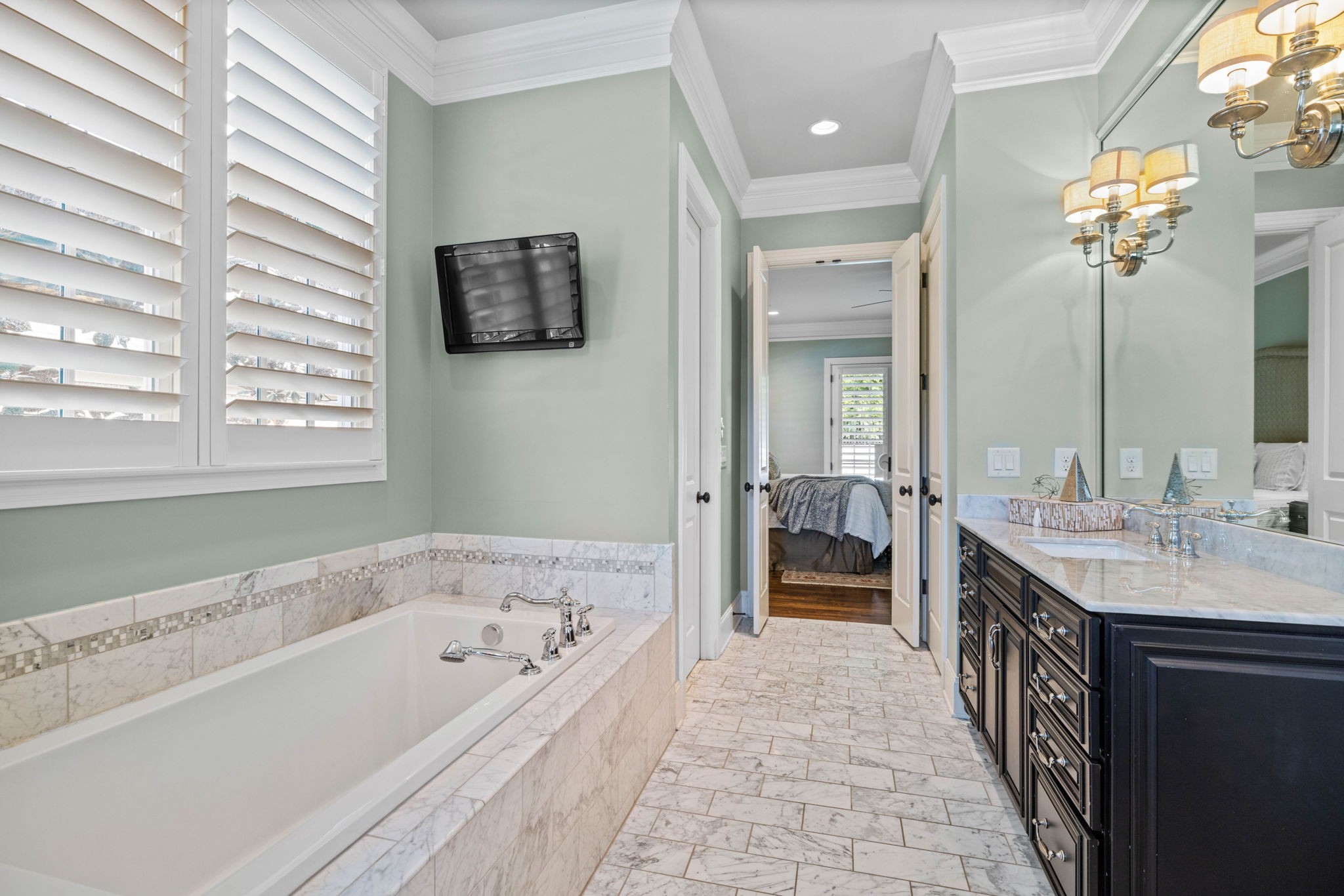 18 Ironwood Ln