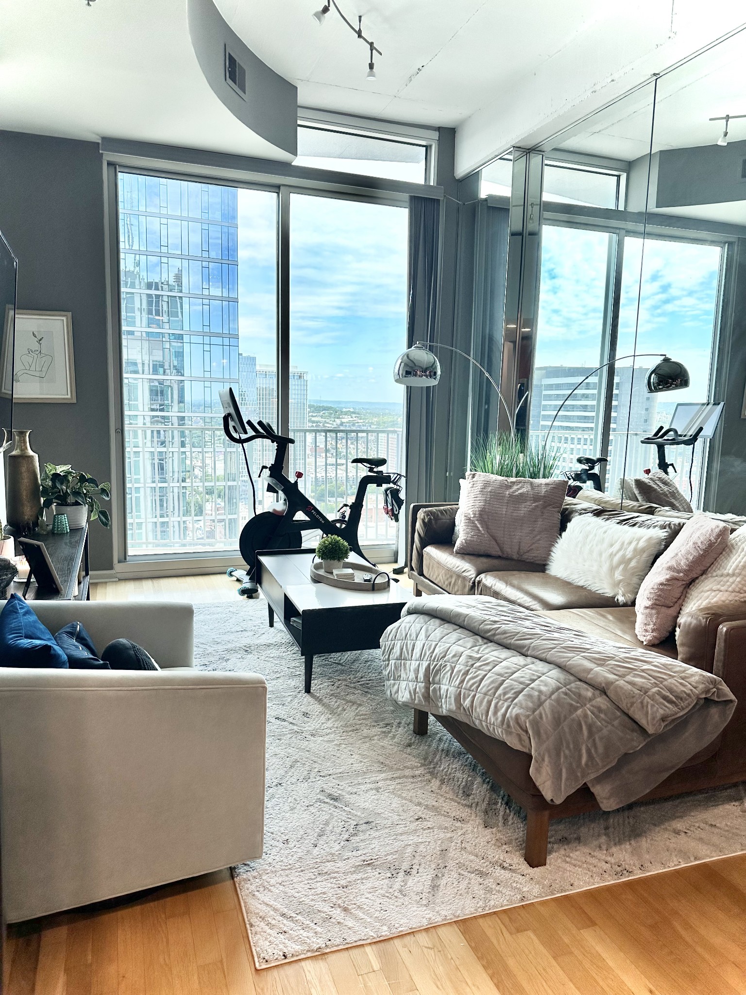 415 Church St Unit: 2904