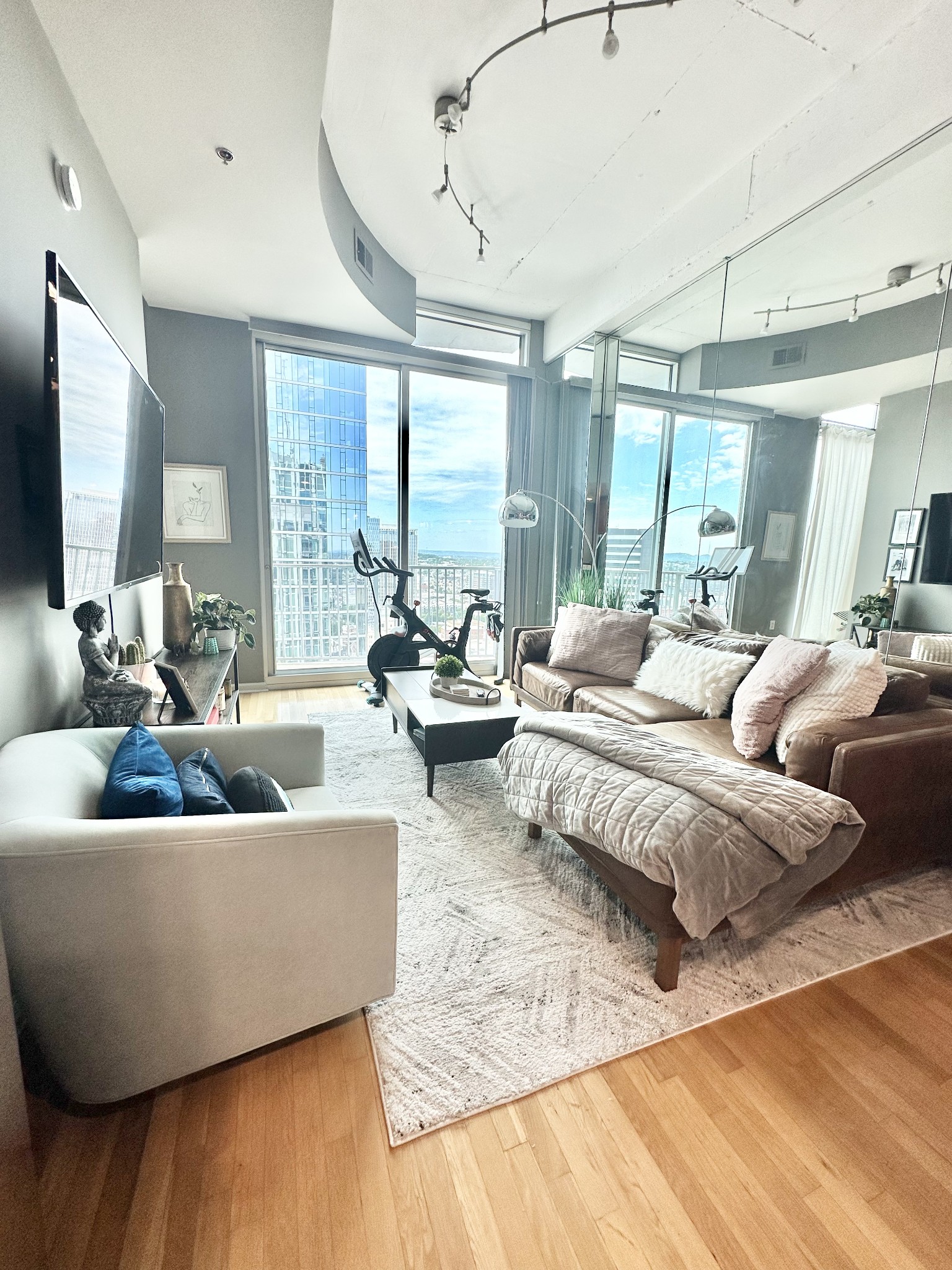 415 Church St Unit: 2904