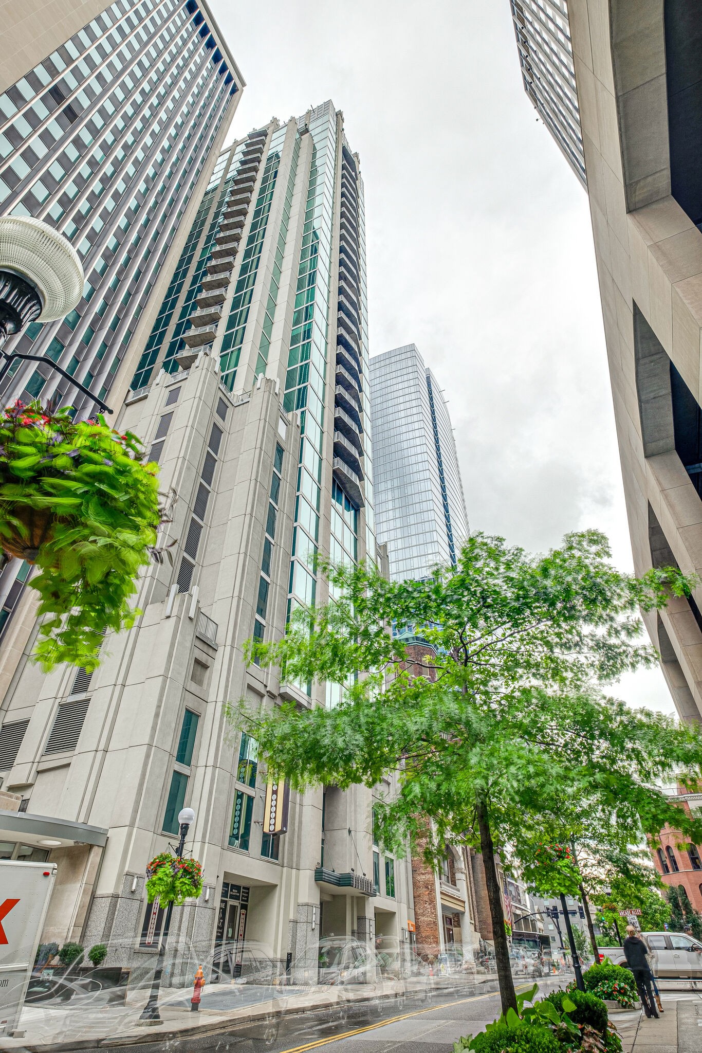 415 Church St Unit: 2904