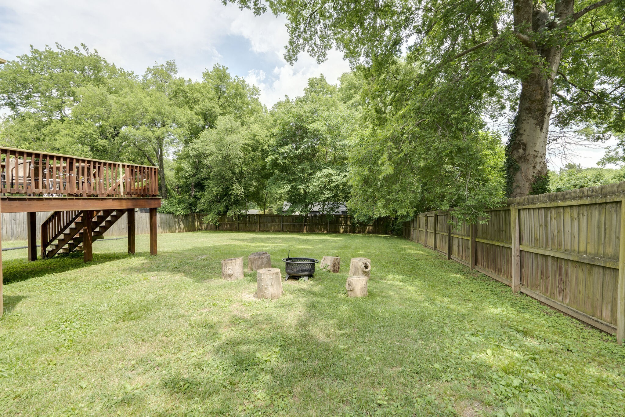 2924 Glenmeade Dr