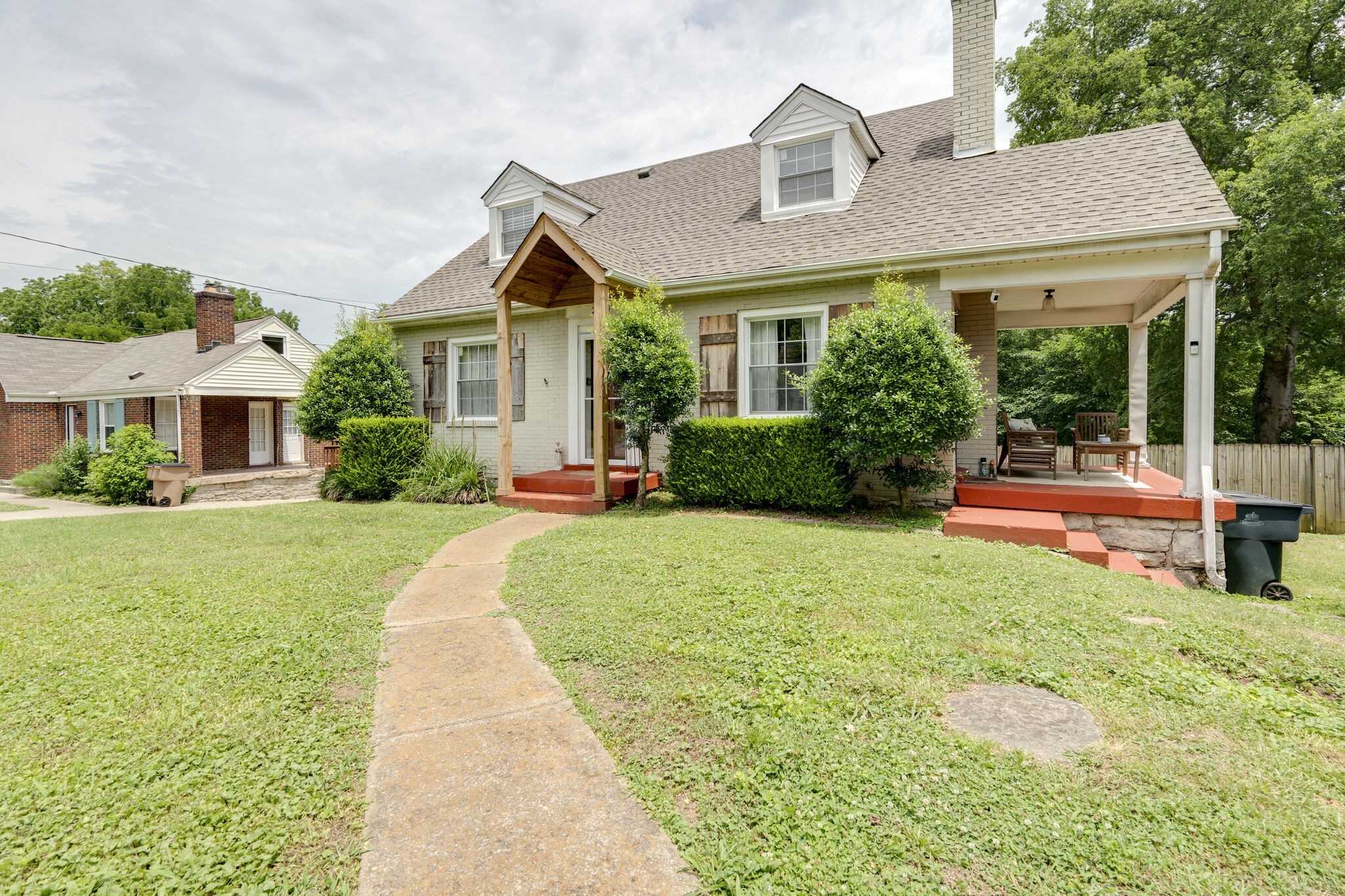 2924 Glenmeade Dr