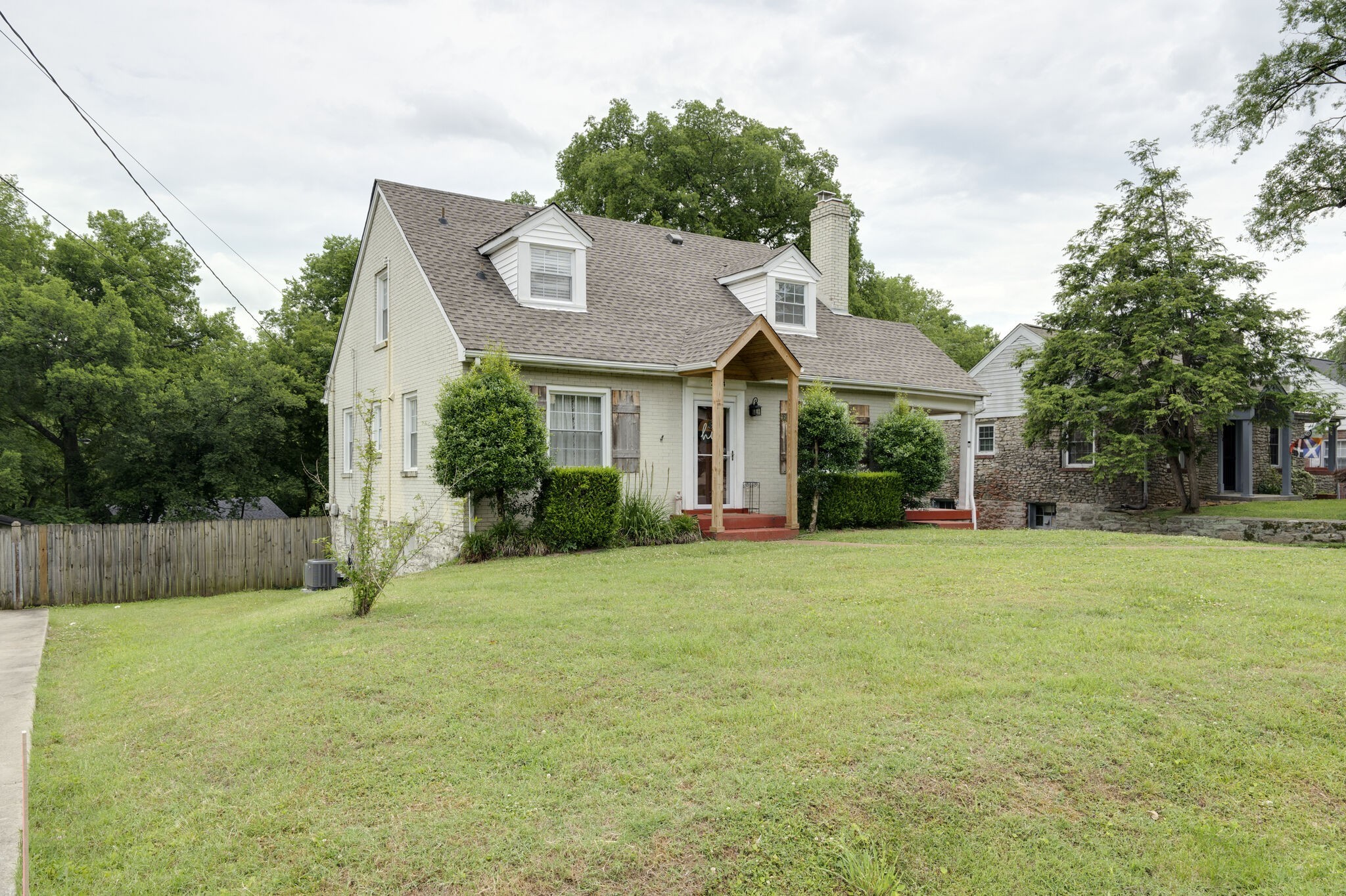 2924 Glenmeade Dr