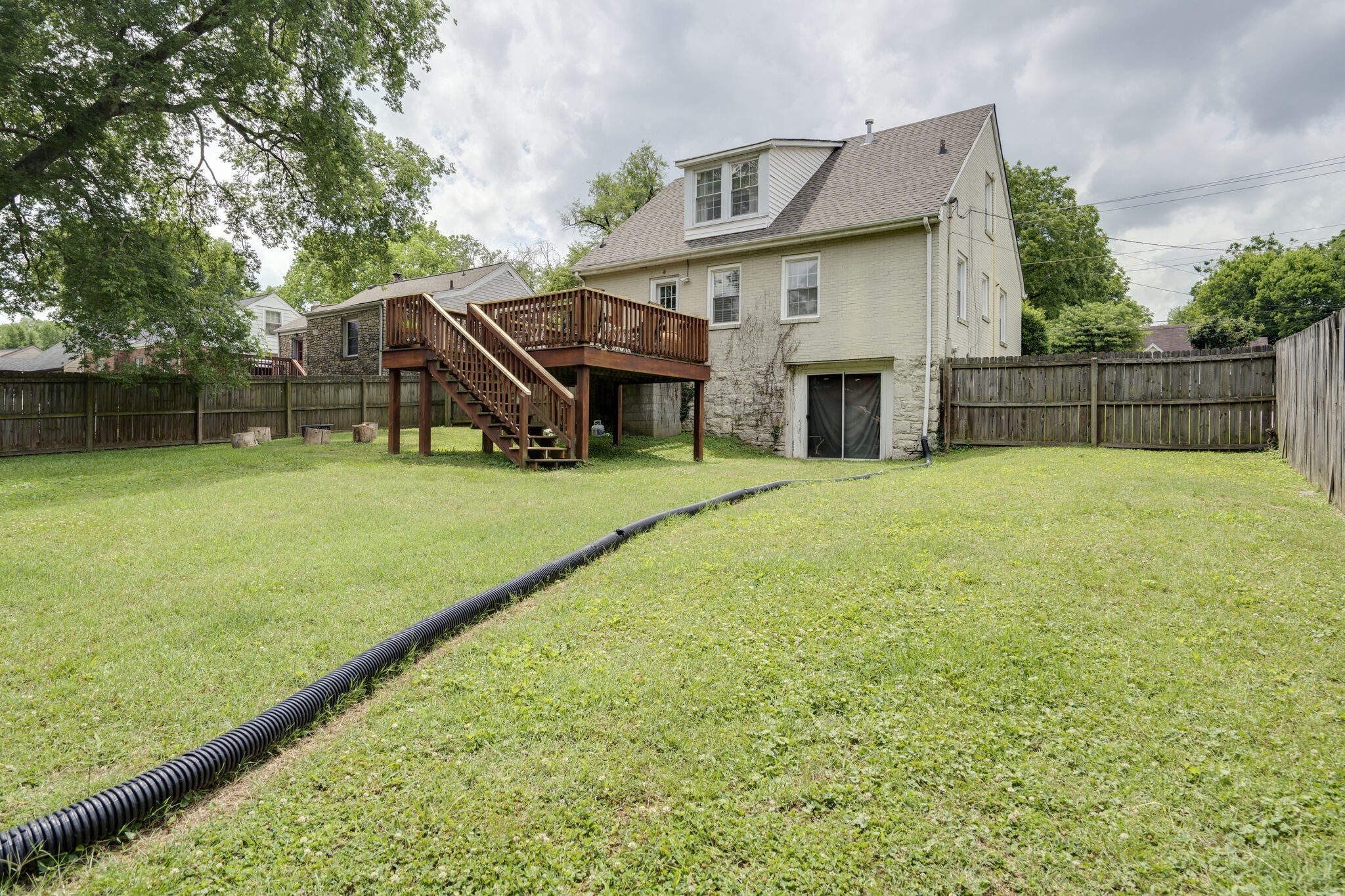 2924 Glenmeade Dr