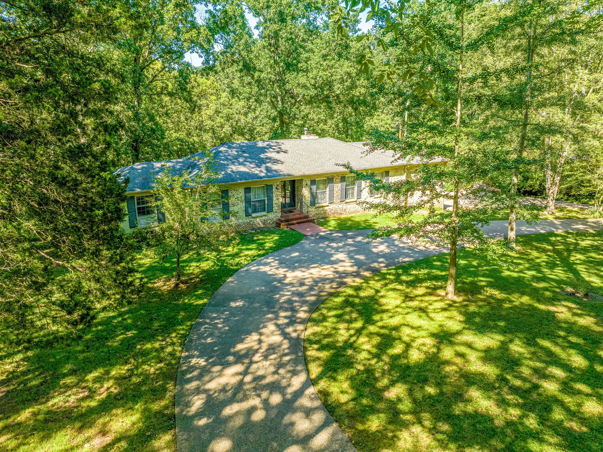 6003 Sherwood Dr