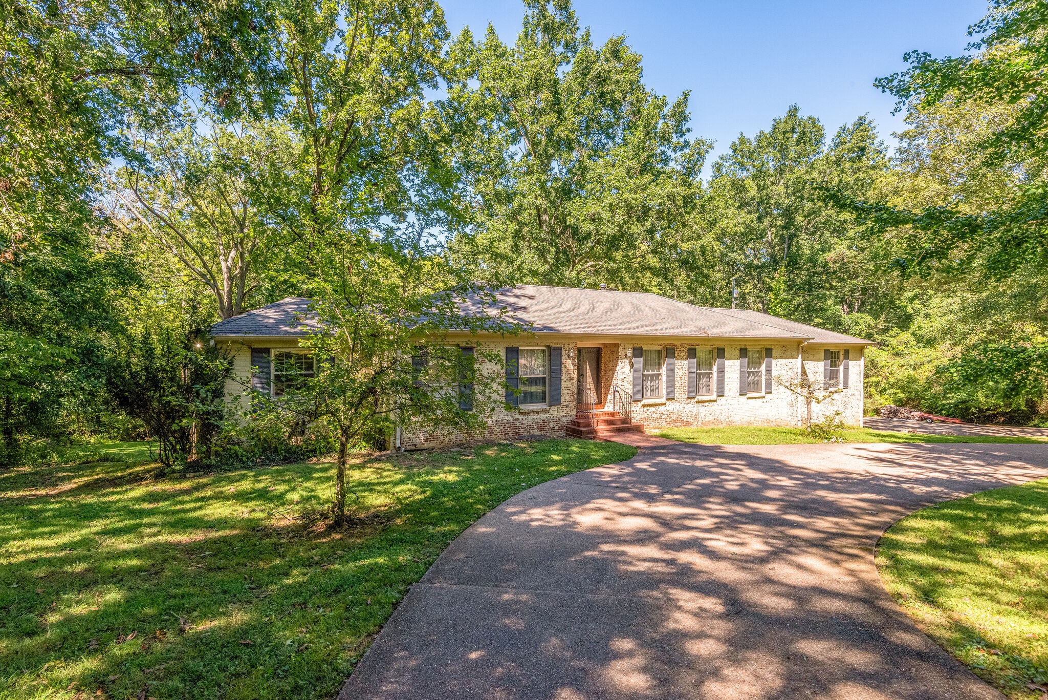 6003 Sherwood Dr