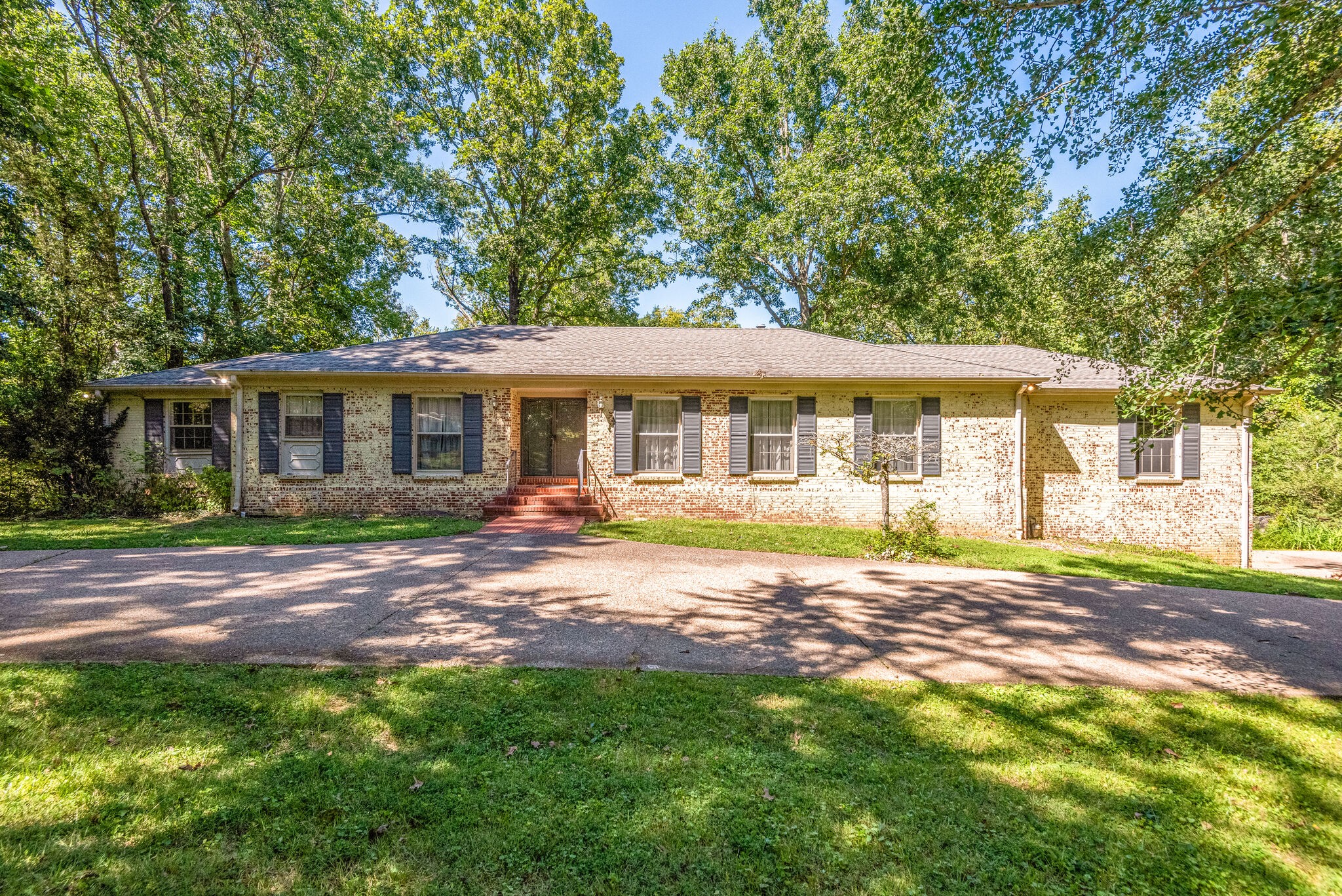 6003 Sherwood Dr