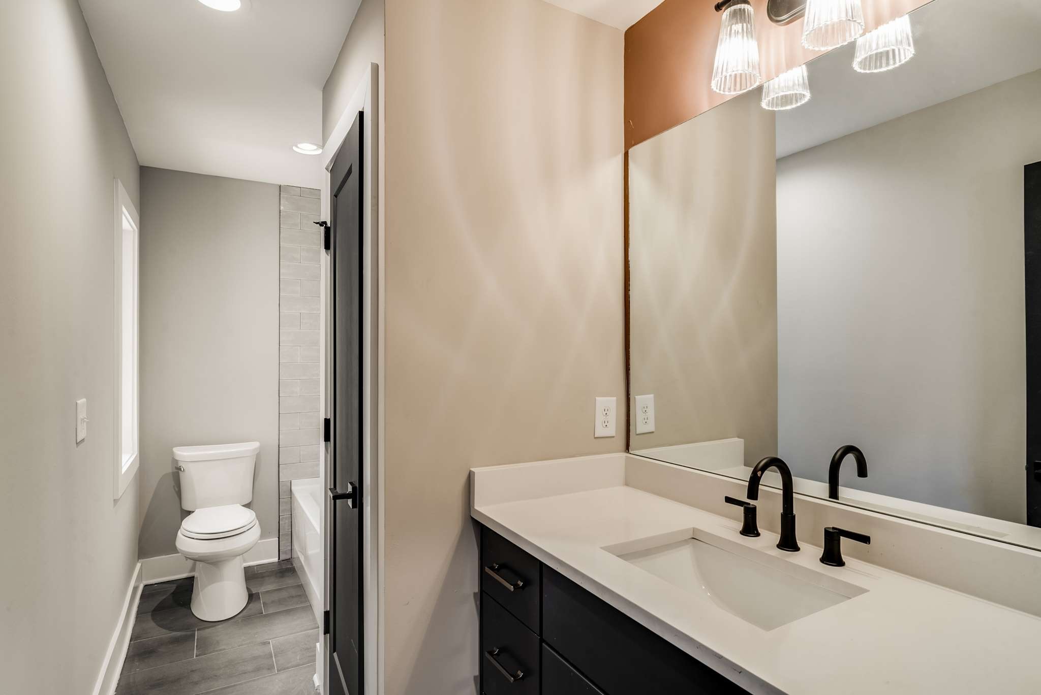 1404 Chester Ave Unit: B