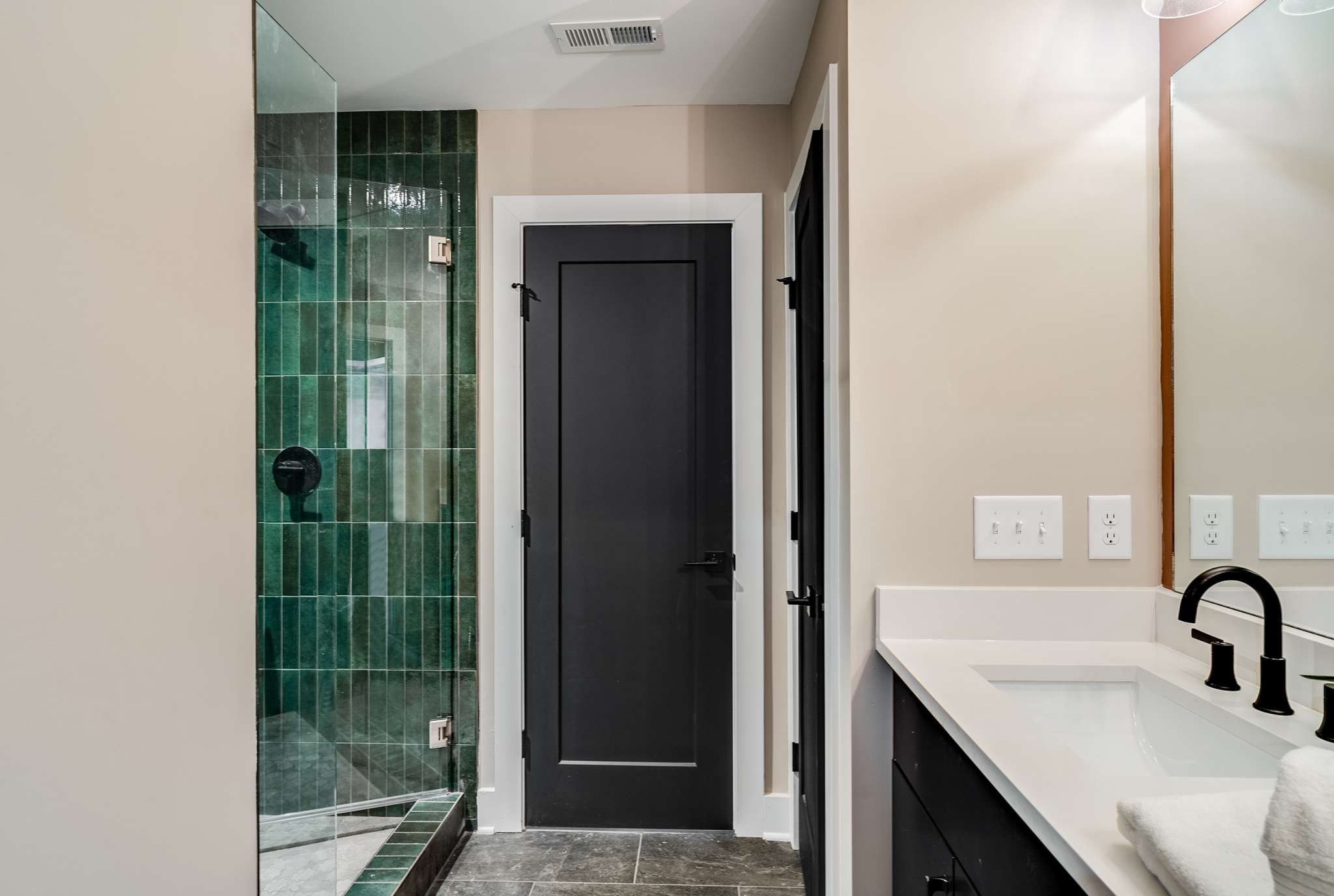 1404 Chester Ave Unit: B