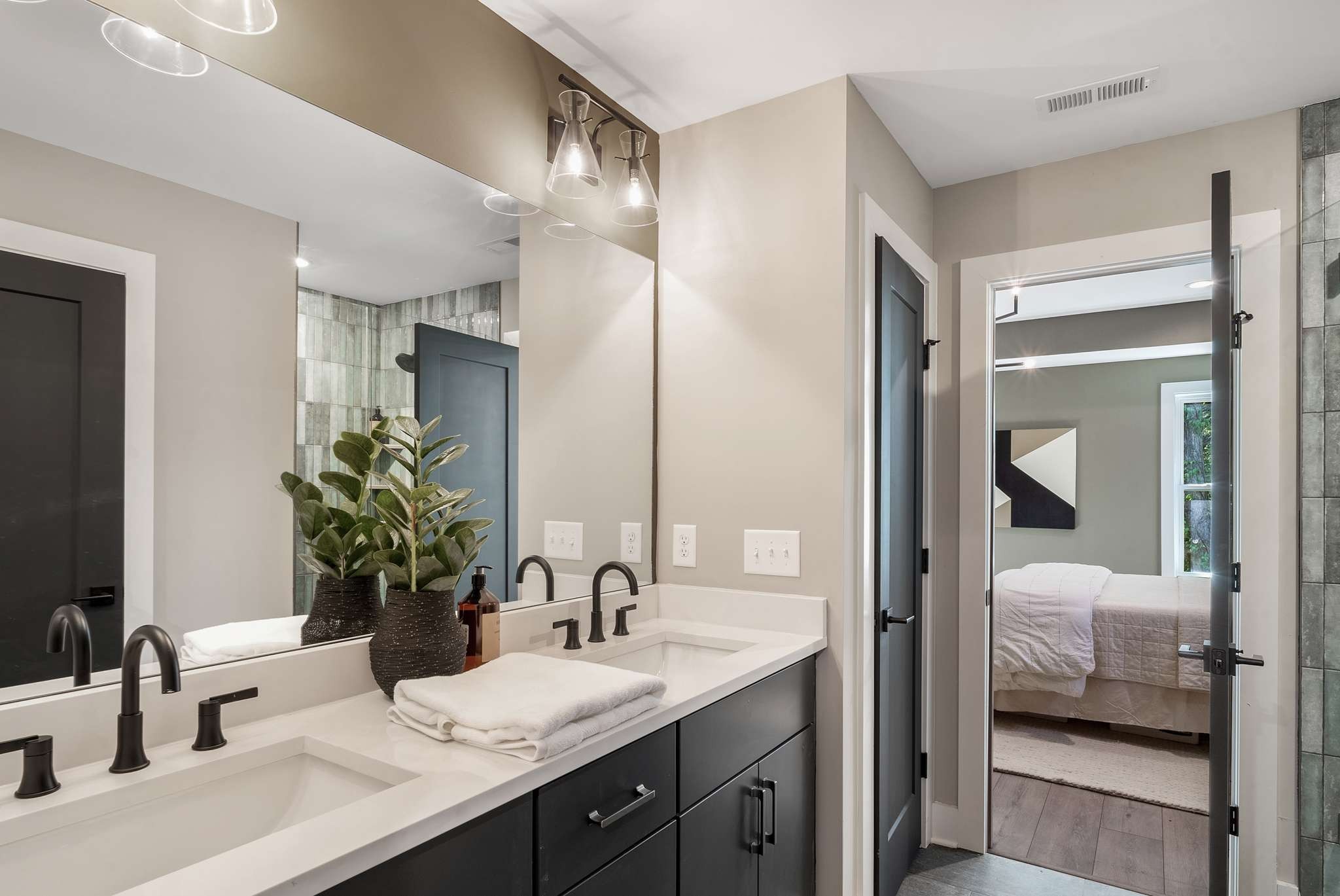 1404 Chester Ave Unit: A