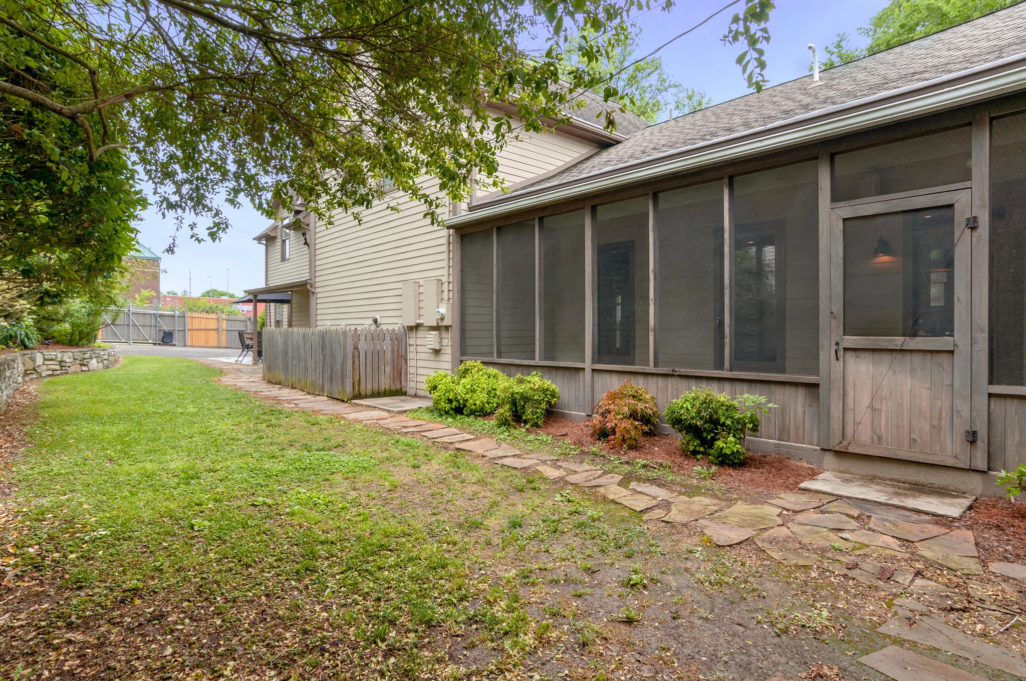 1311 7th Ave, N