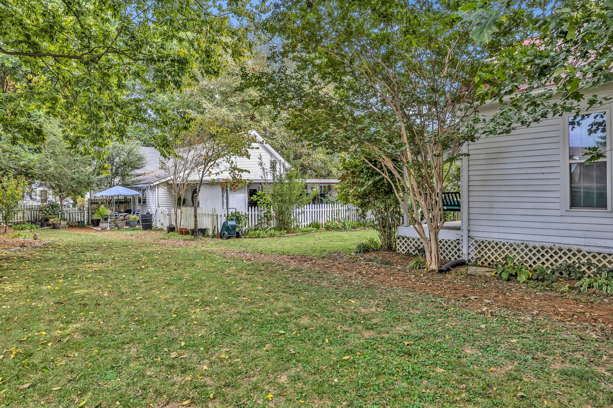 203 Hay Long Ave