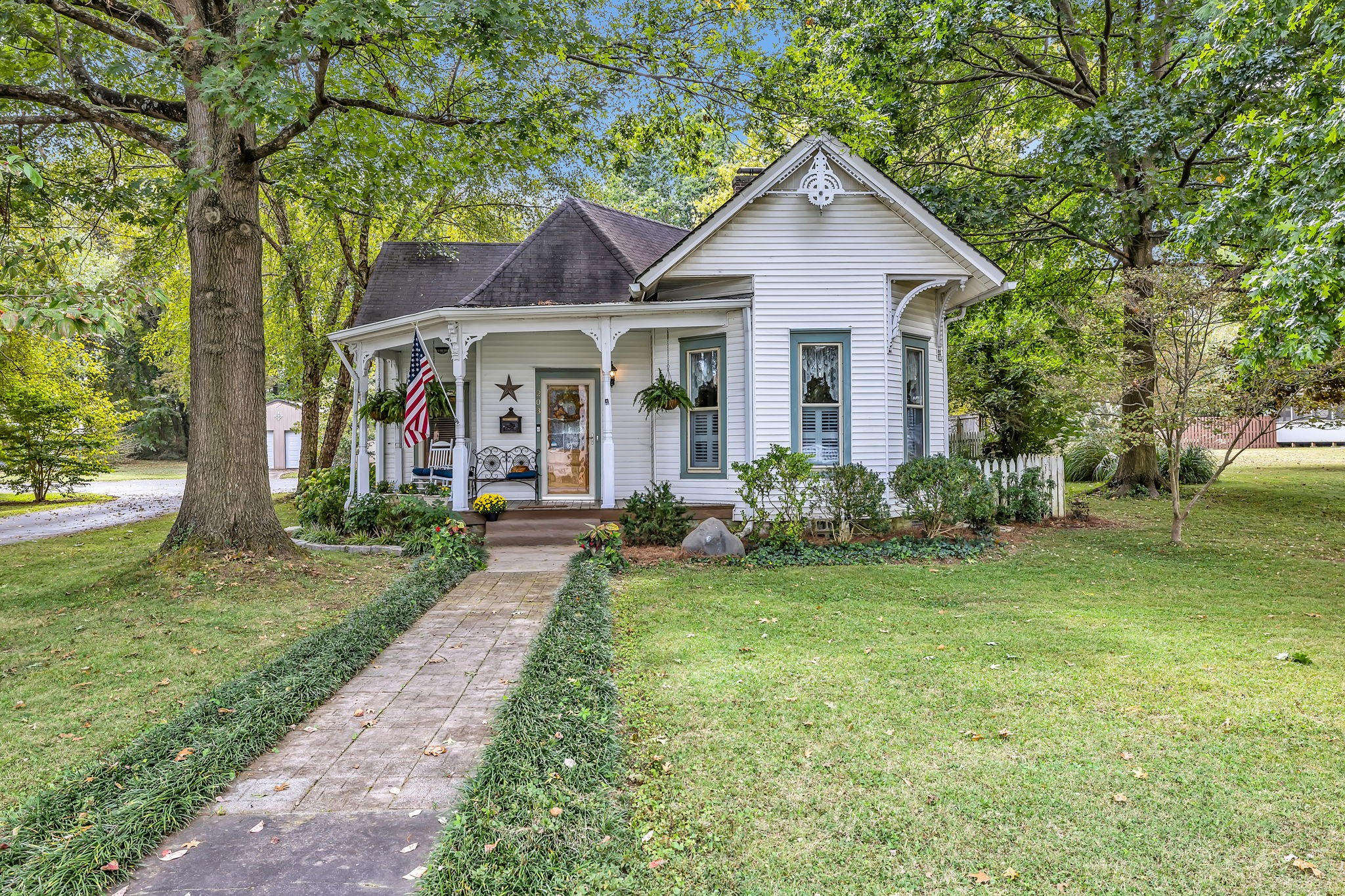 203 Hay Long Ave