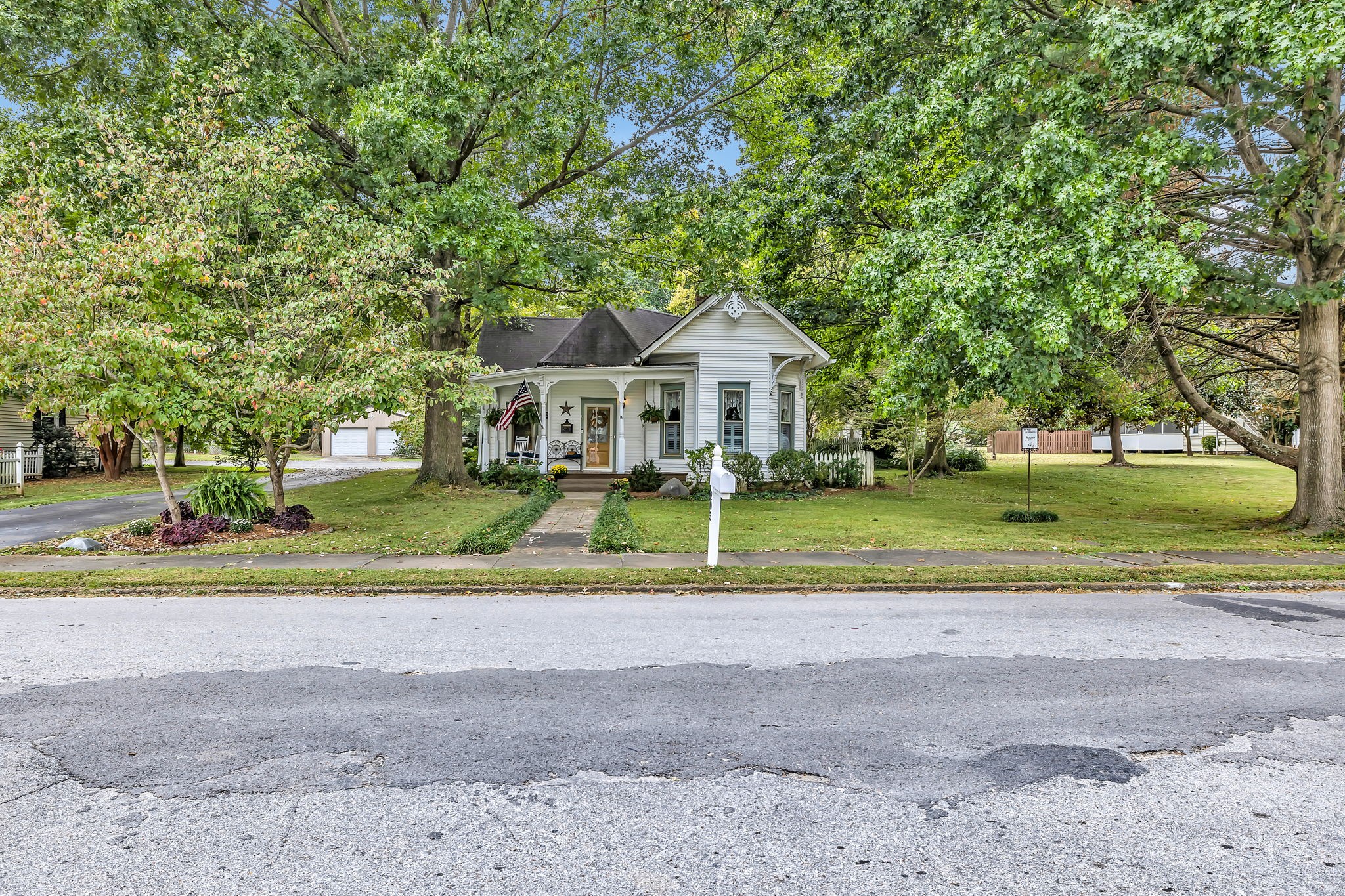 203 Hay Long Ave