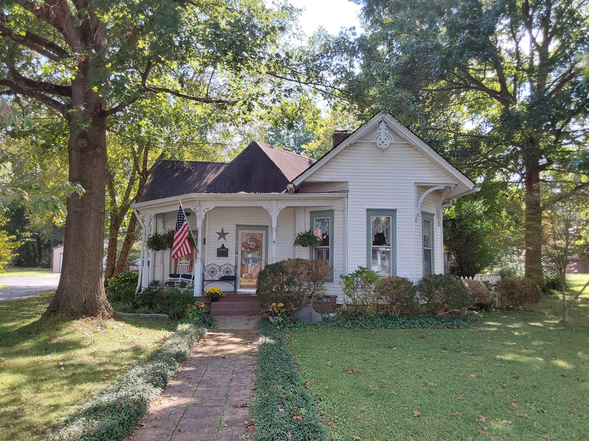 203 Hay Long Ave
