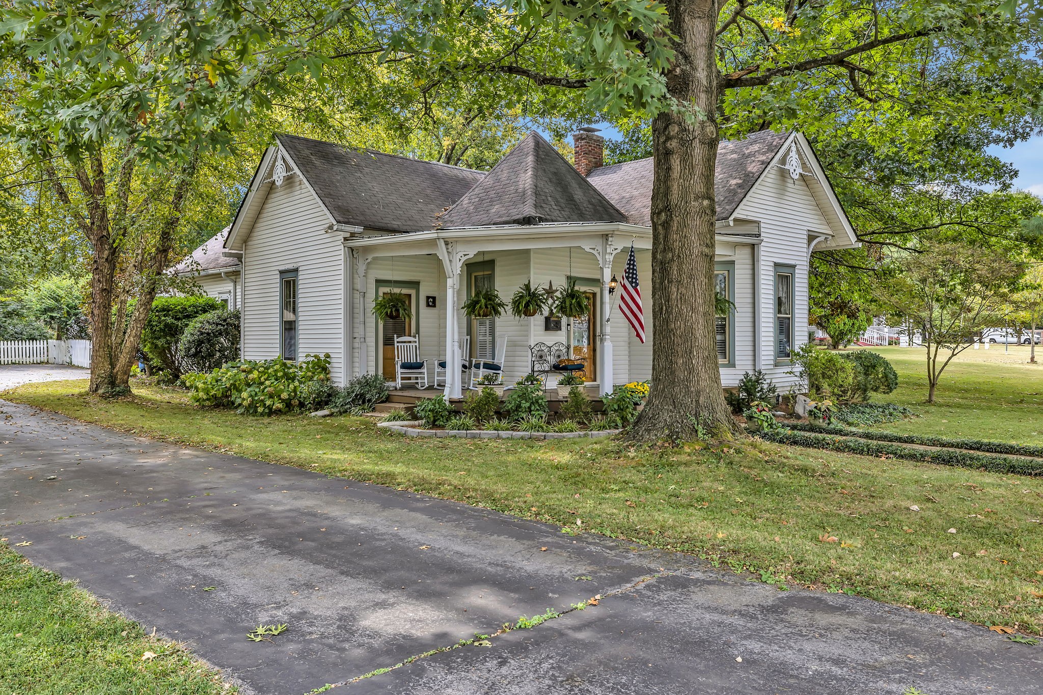 203 Hay Long Ave