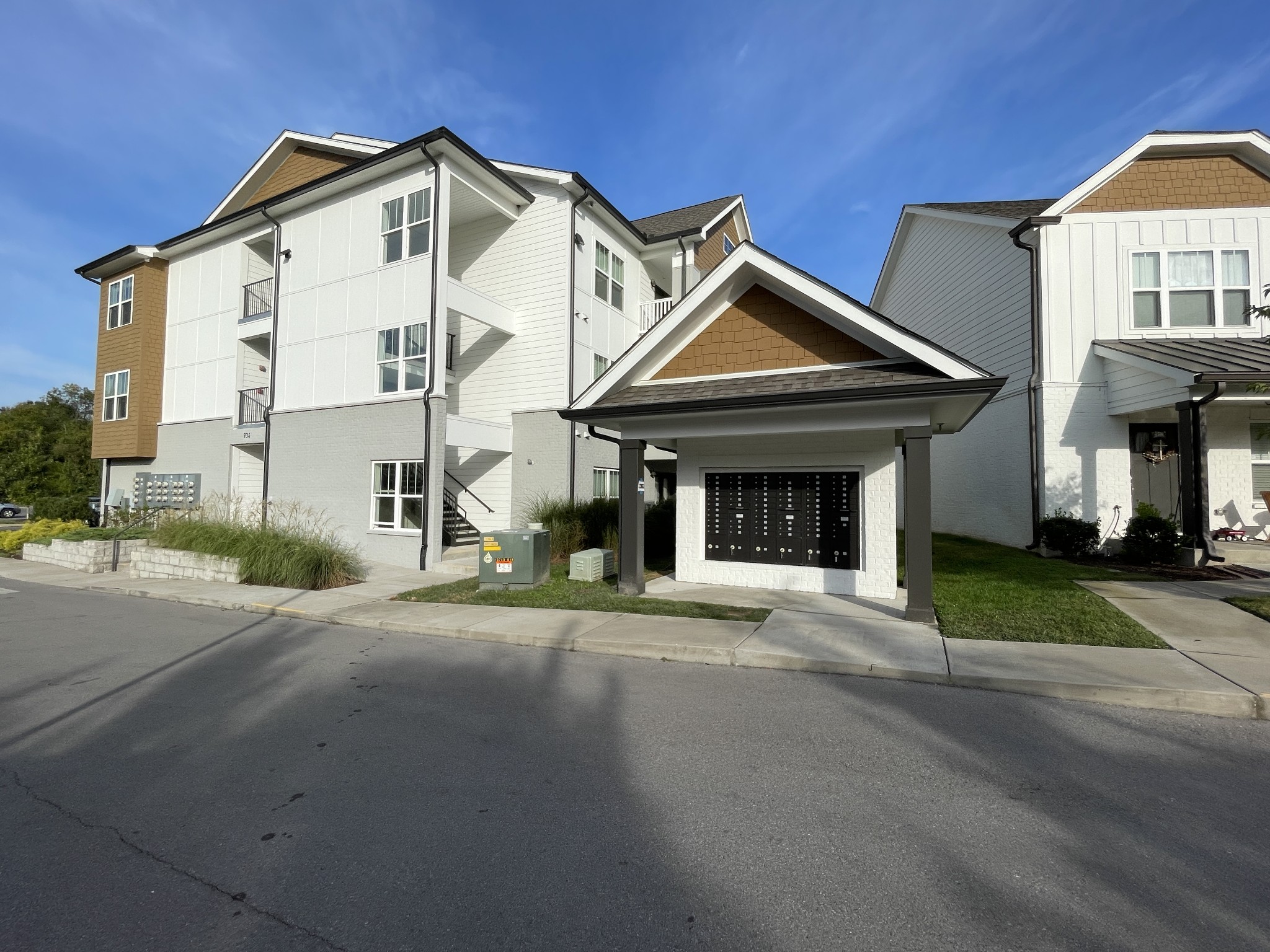 934 Governors Ct Unit: 306