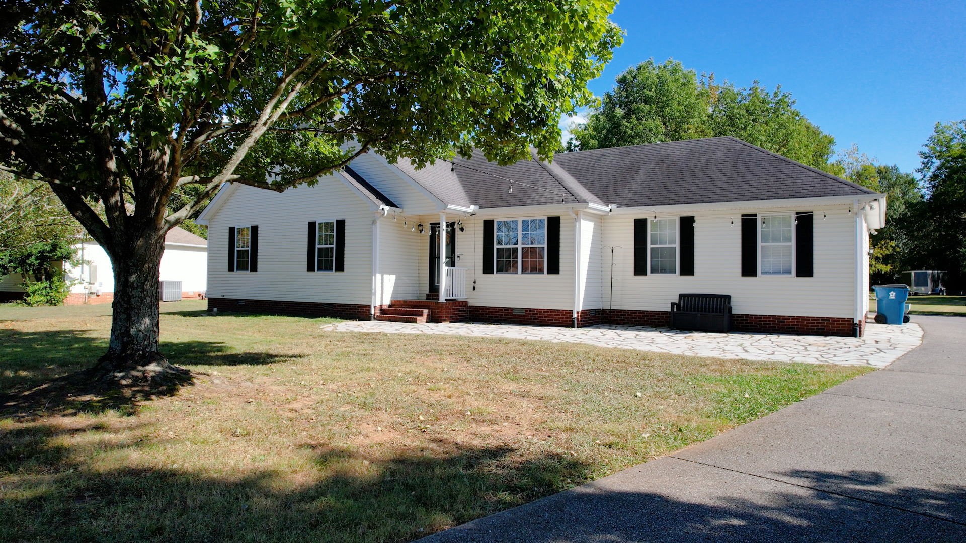1033 Snead Drive