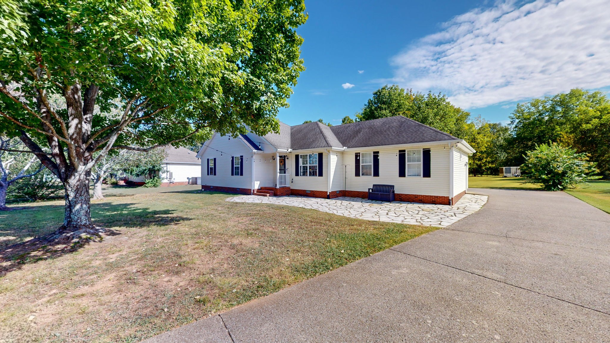1033 Snead Drive