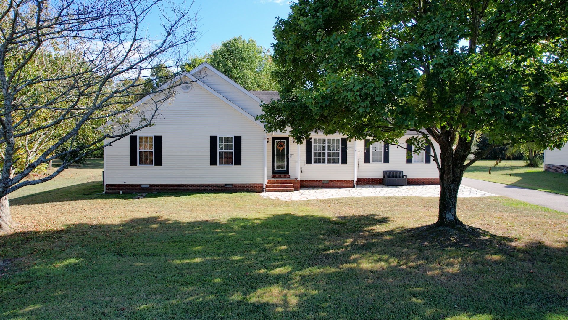 1033 Snead Drive