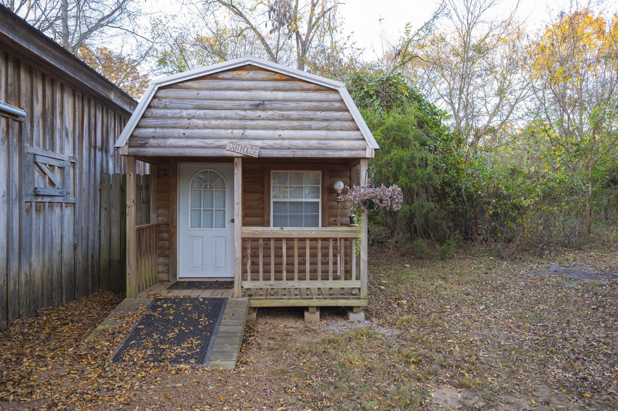 5496 Seminary Rd