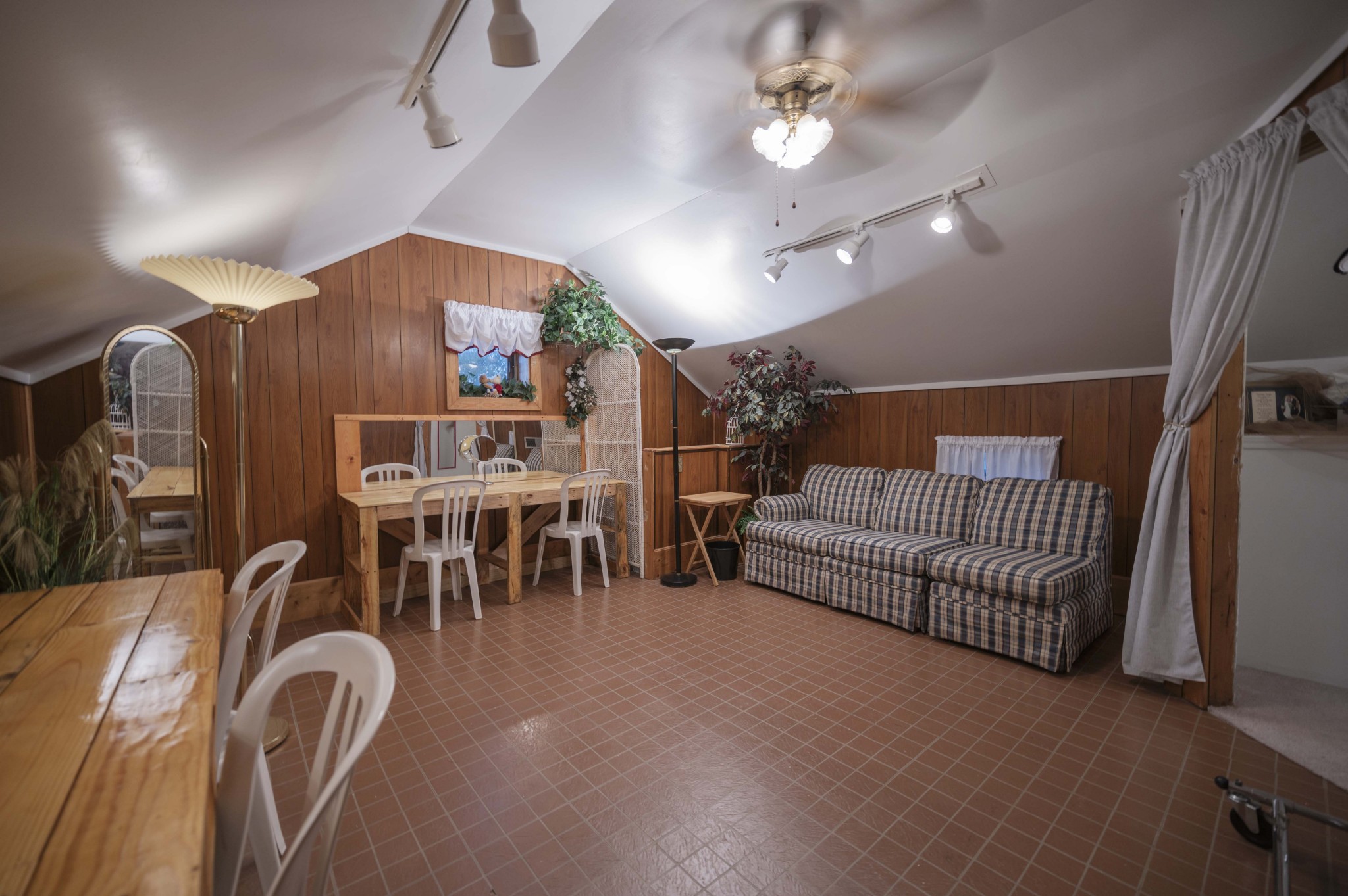 5496 Seminary Rd