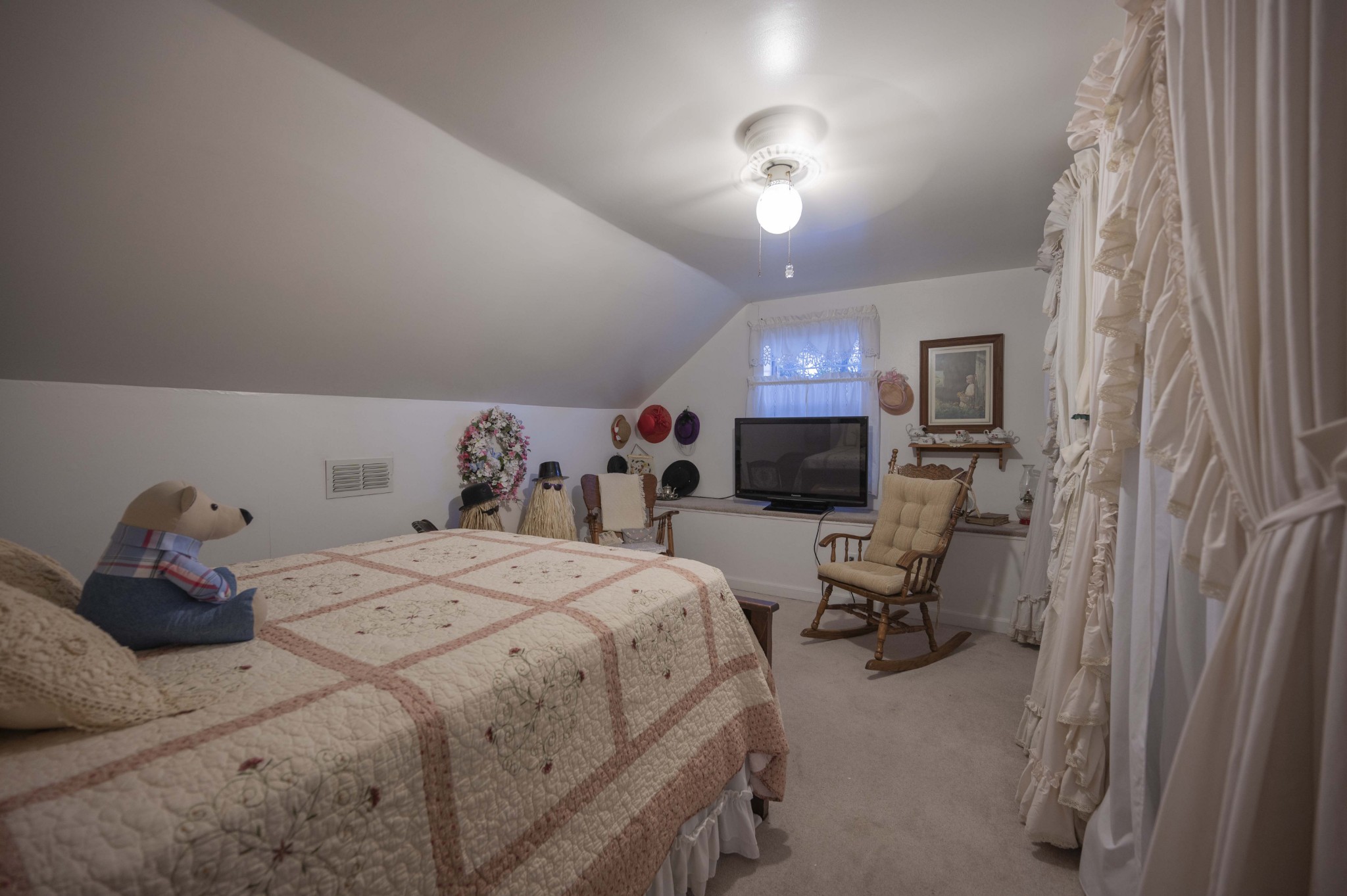5496 Seminary Rd