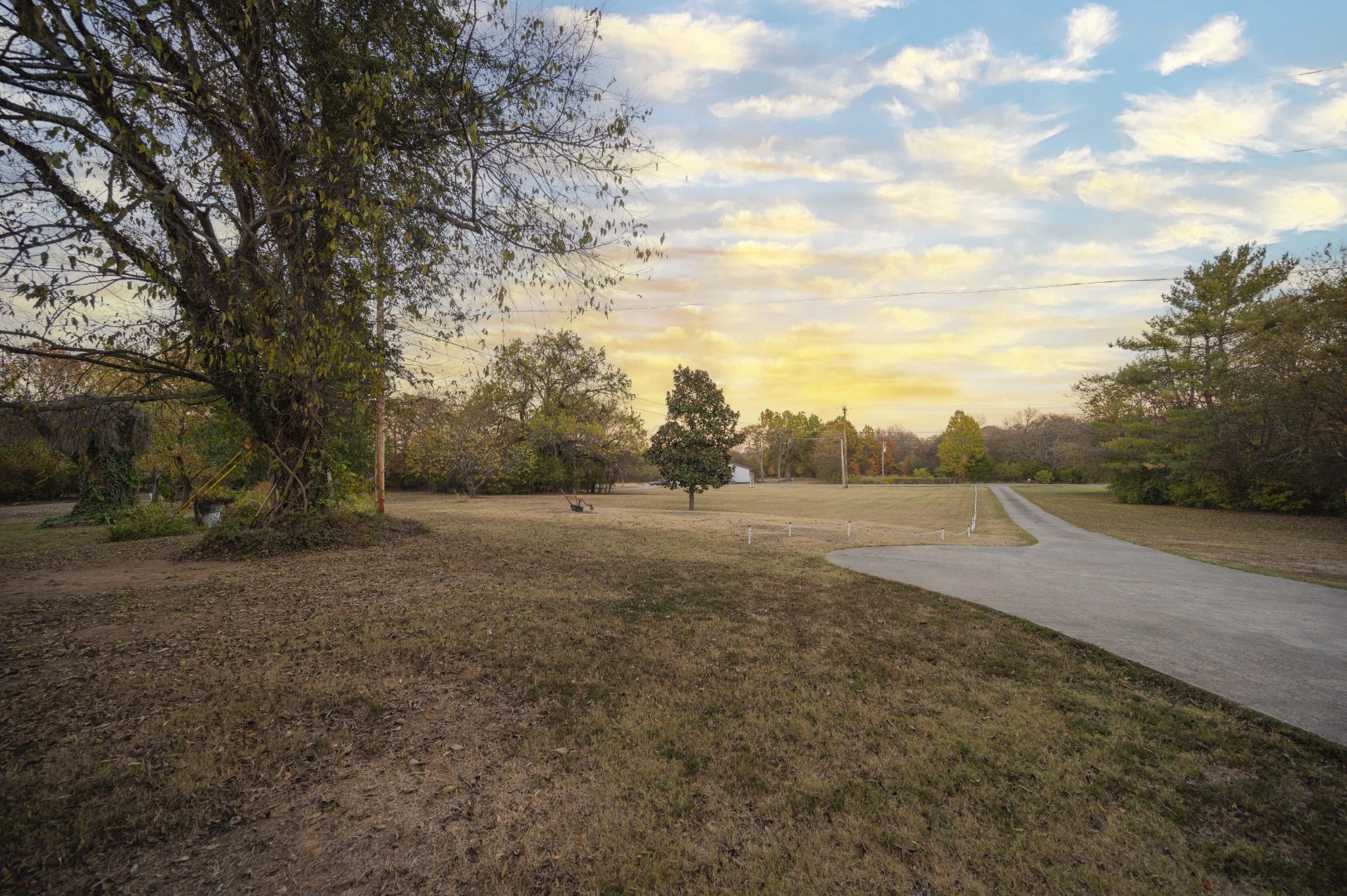 5496 Seminary Rd