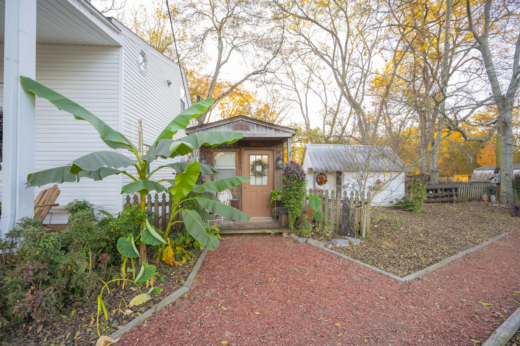 5496 Seminary Rd