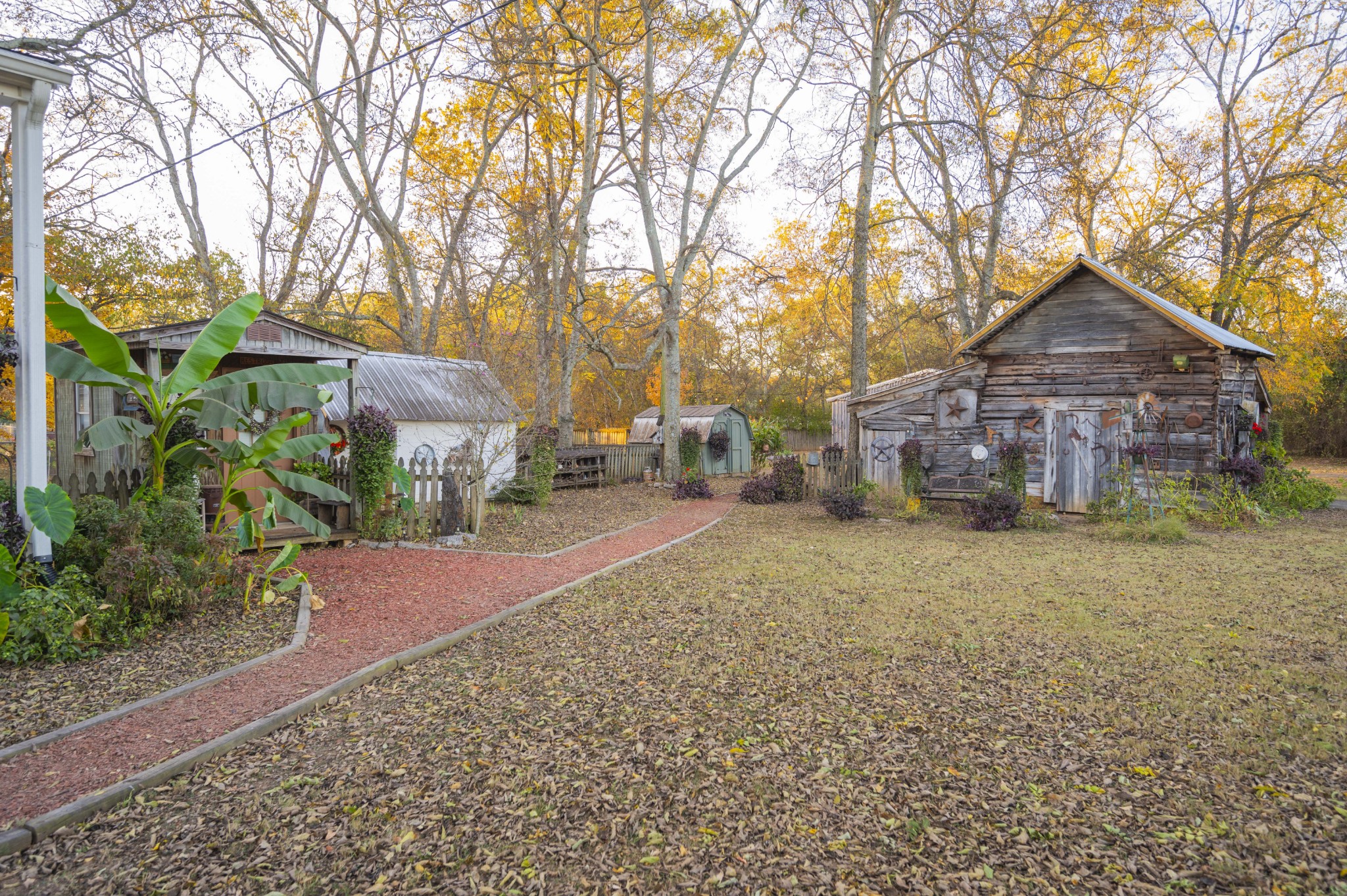 5496 Seminary Rd