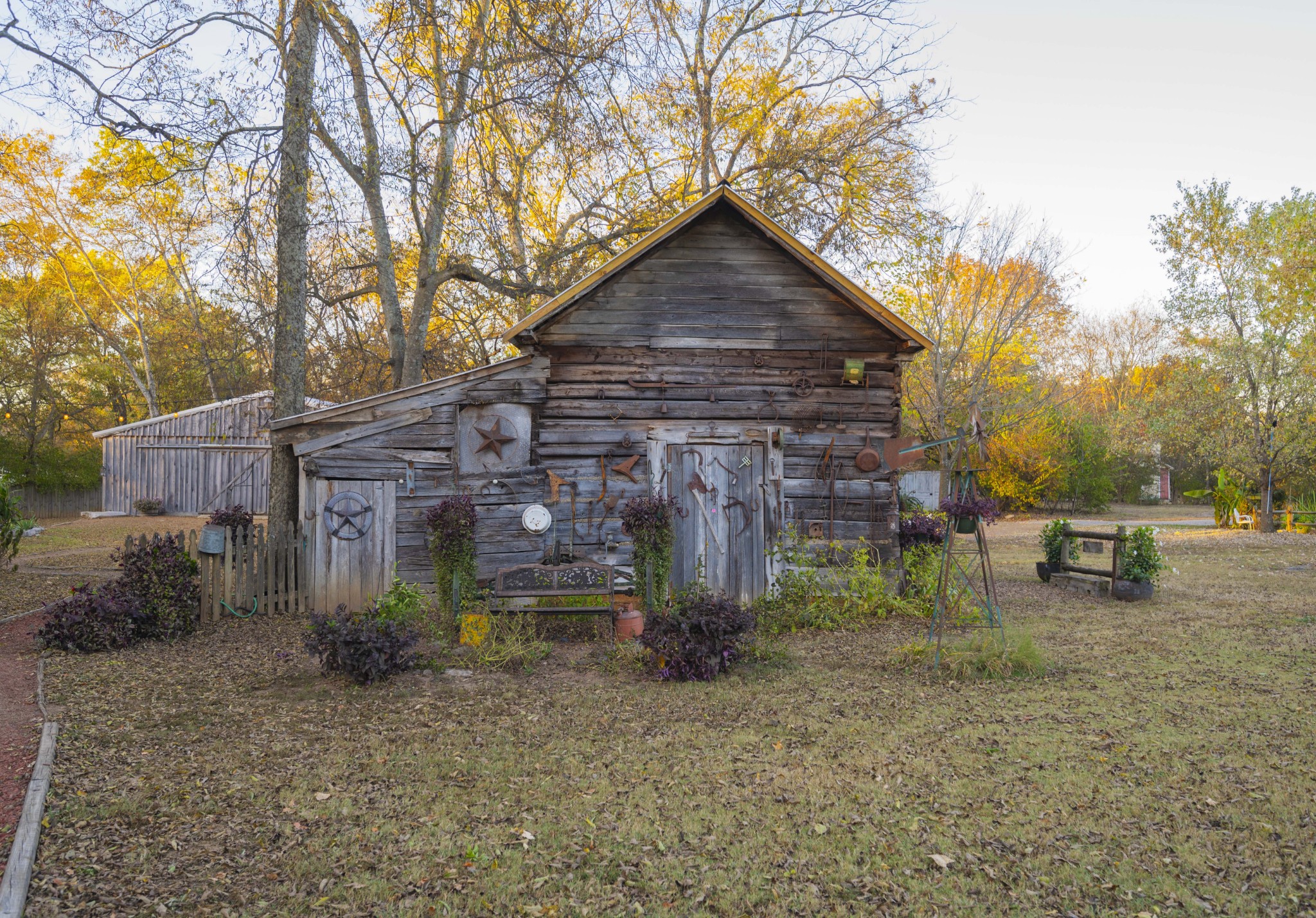 5496 Seminary Rd