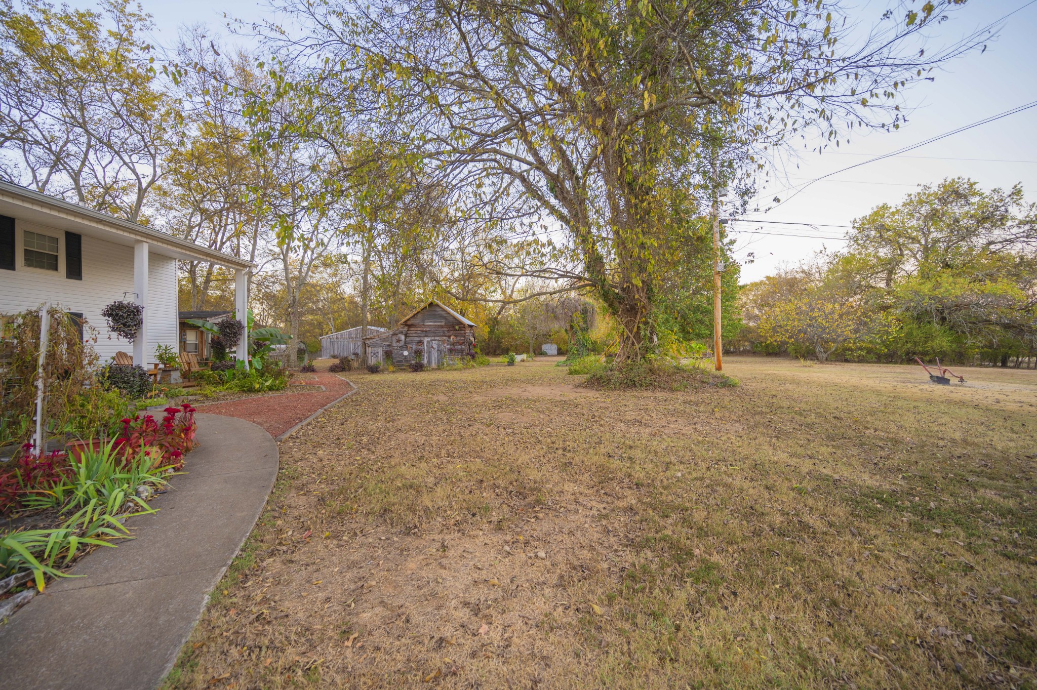 5496 Seminary Rd