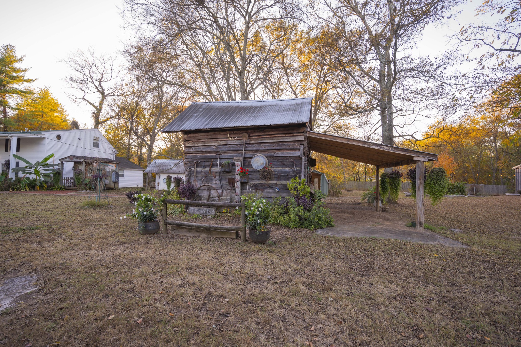 5496 Seminary Rd