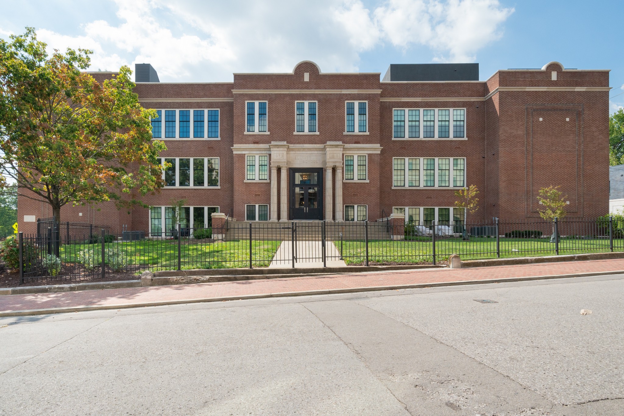 601 Madison St Unit: 109