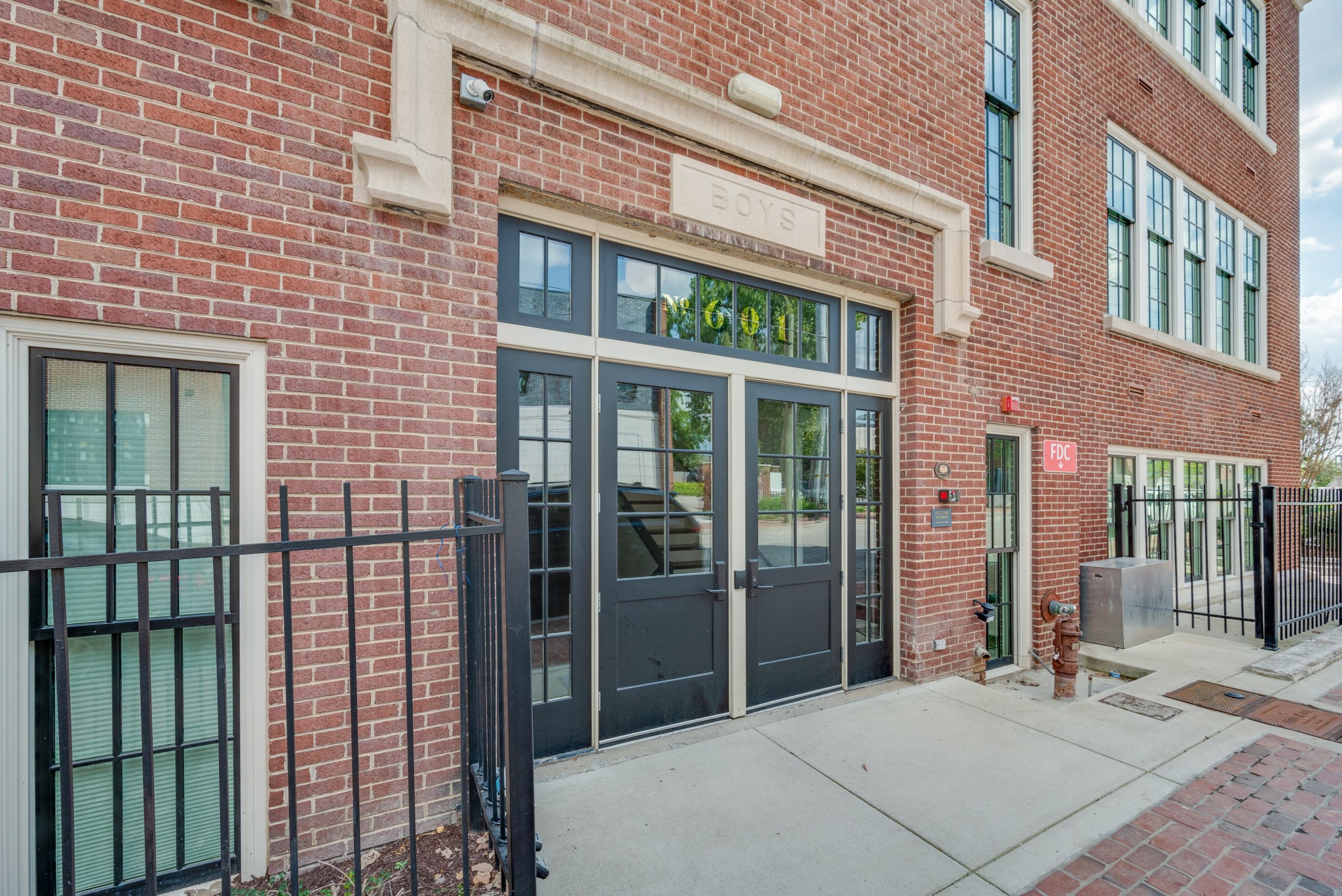 601 Madison St Unit: 109