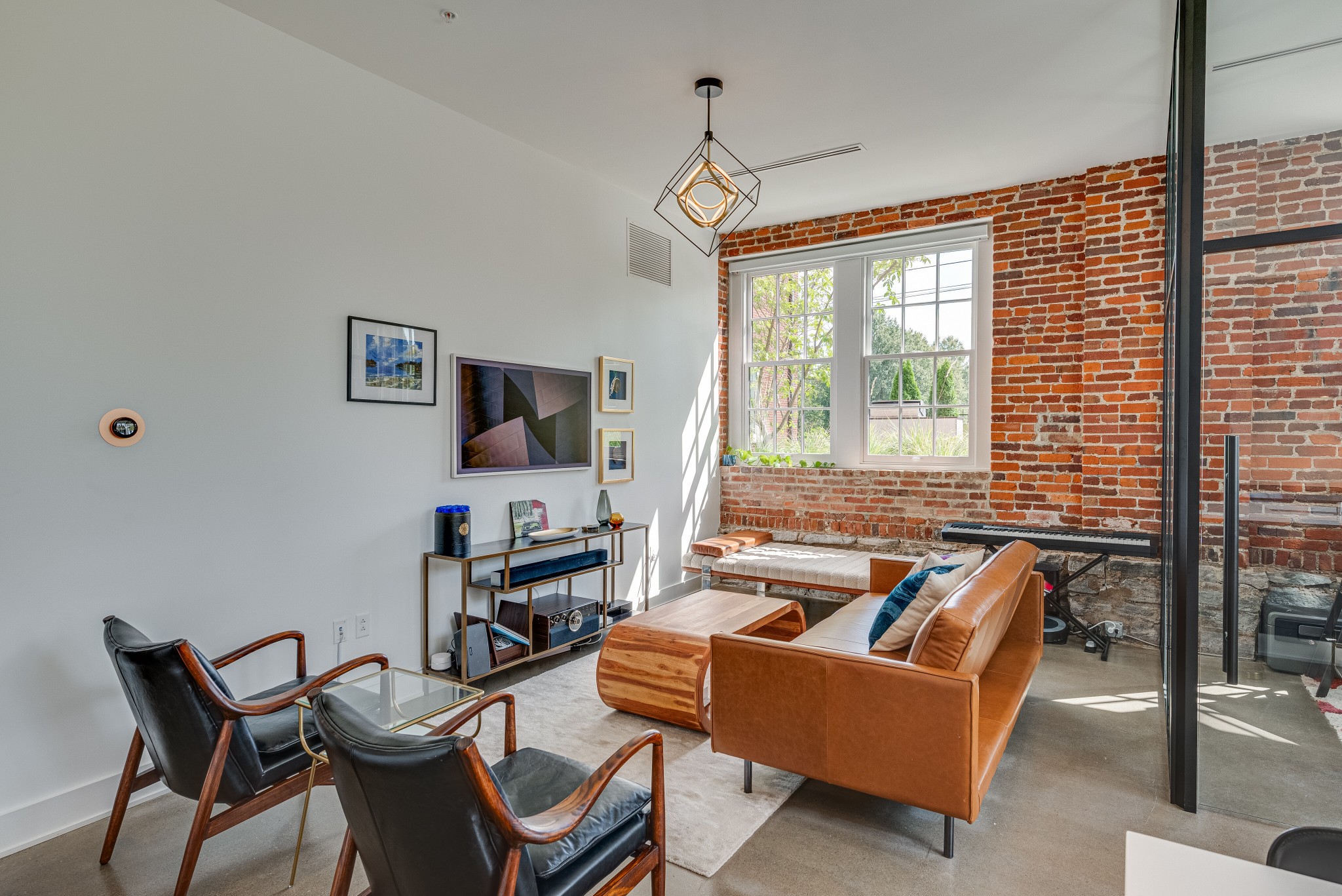 601 Madison St Unit: 109