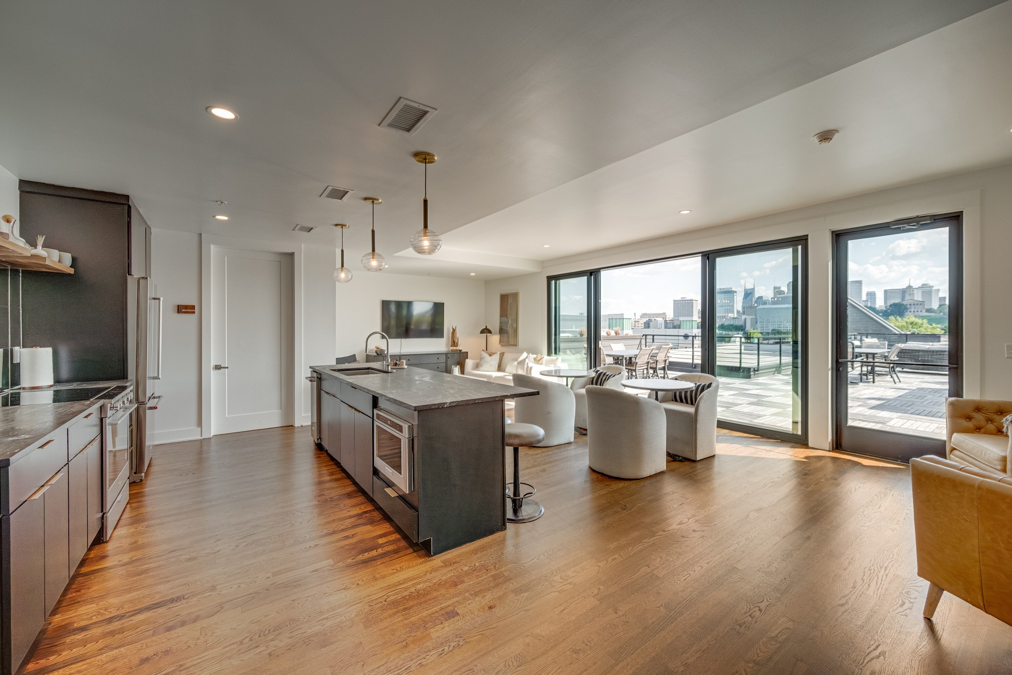 601 Madison St Unit: 109