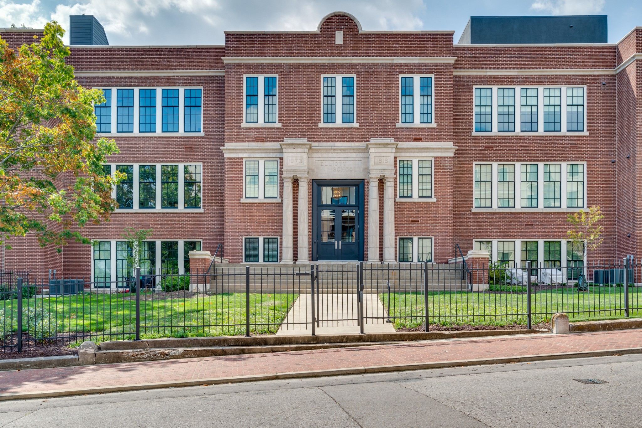 601 Madison St Unit: 109